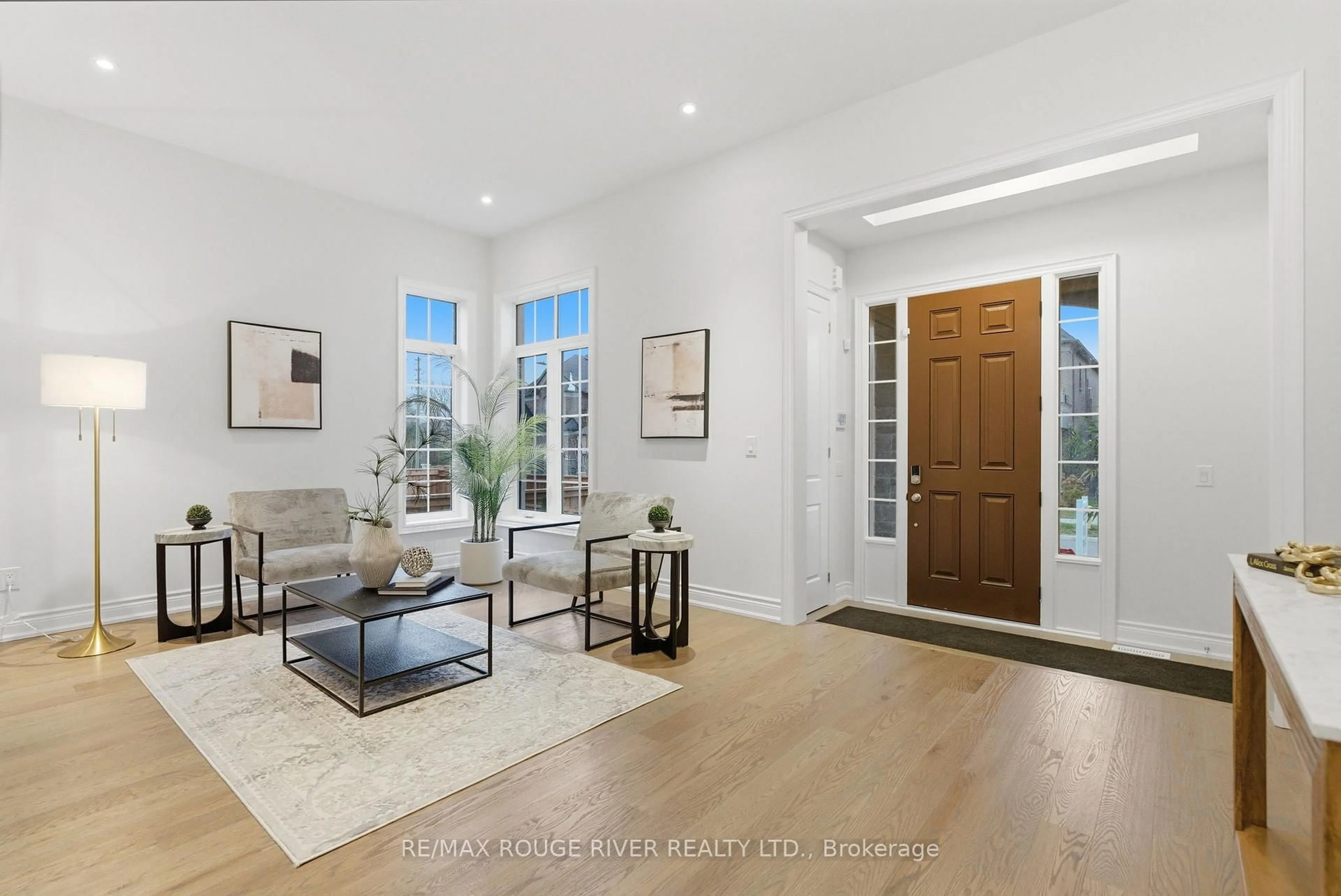 Indoor entryway for 15 Brabin Circ, Whitby Ontario L1P 0C1