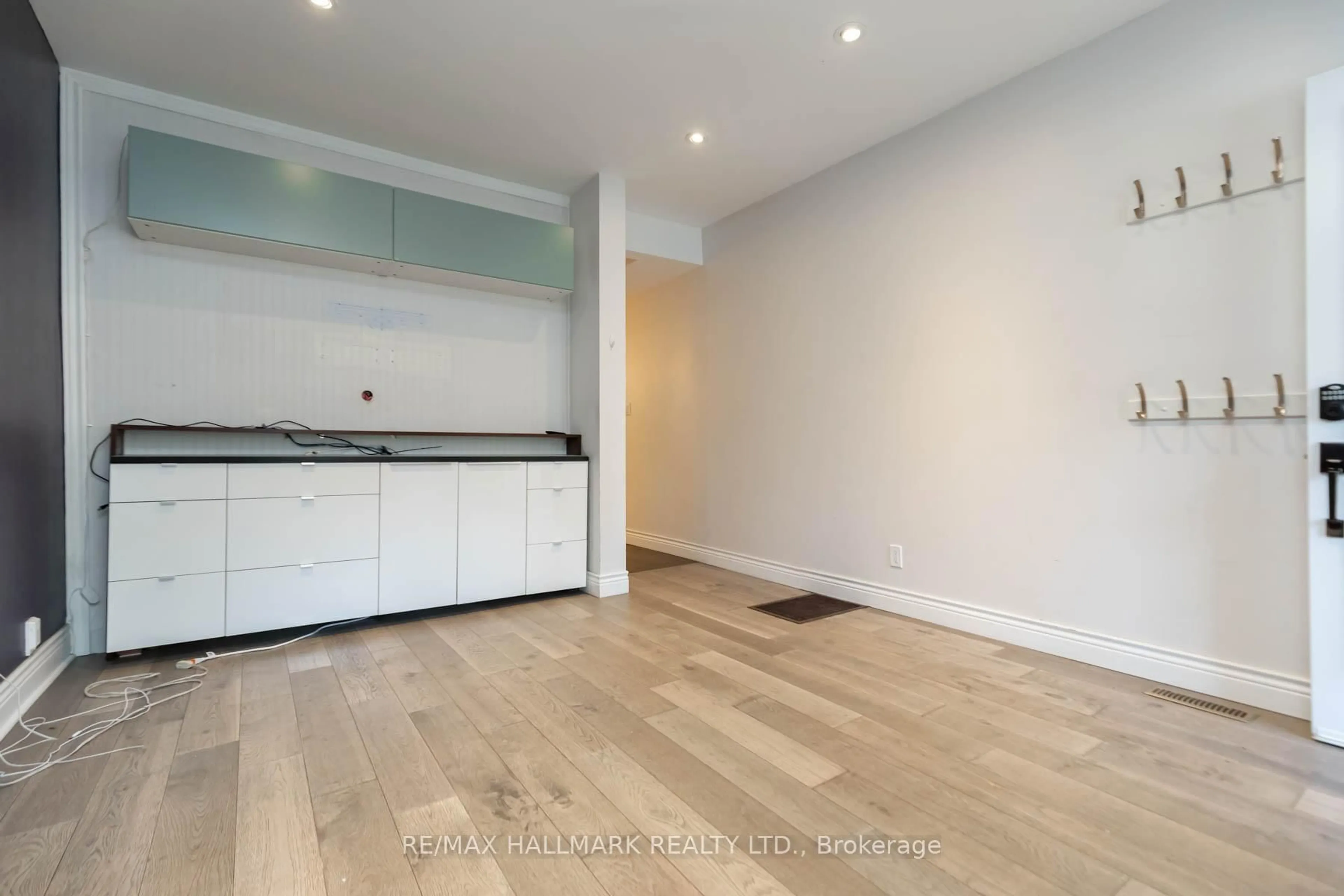 A pic of a room for 17 Mountalan Ave, Toronto Ontario M4J 1H3