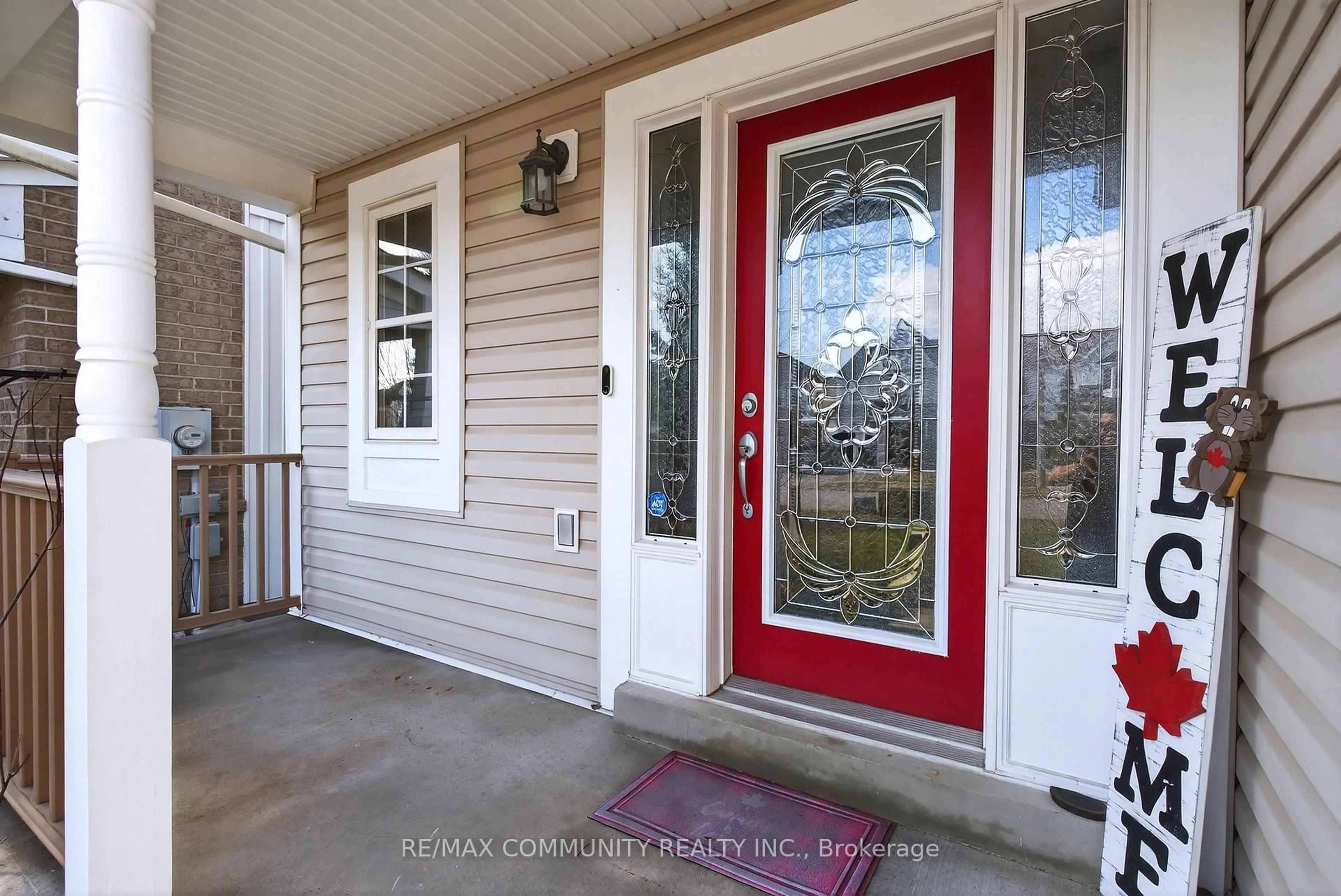 Indoor entryway for 1210 Meath Dr, Oshawa Ontario L1K 0G5