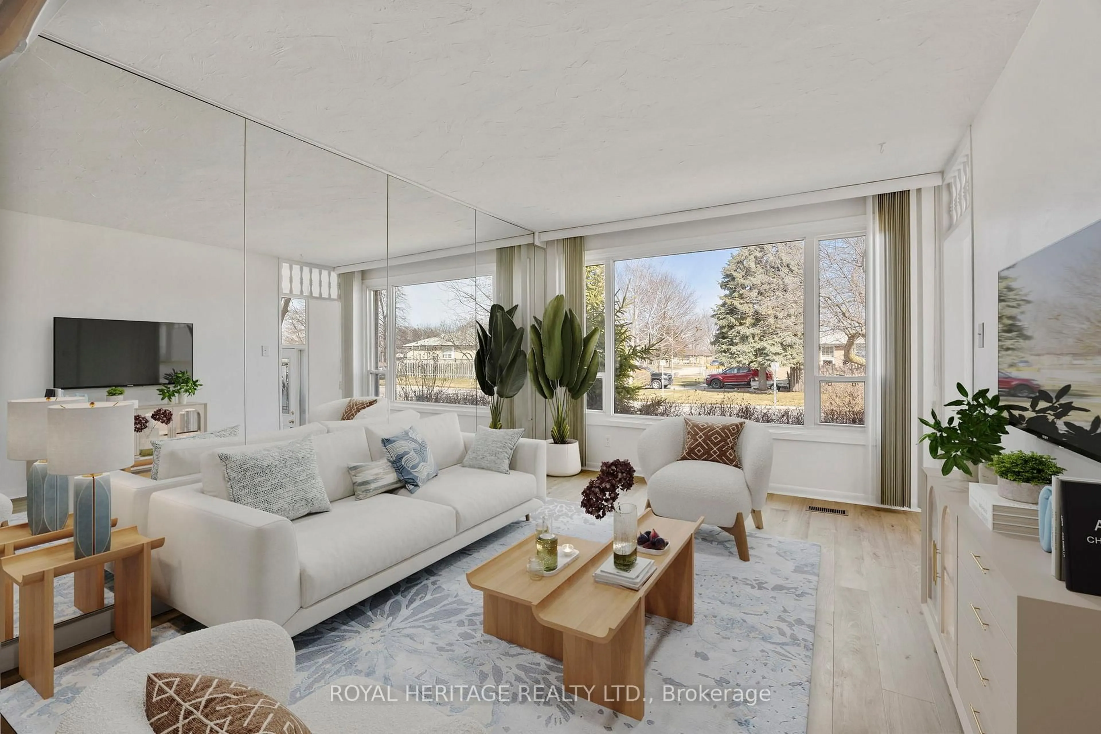 Living room with furniture, unknown for 121 Tulloch Dr, Ajax Ontario L1S 2S7