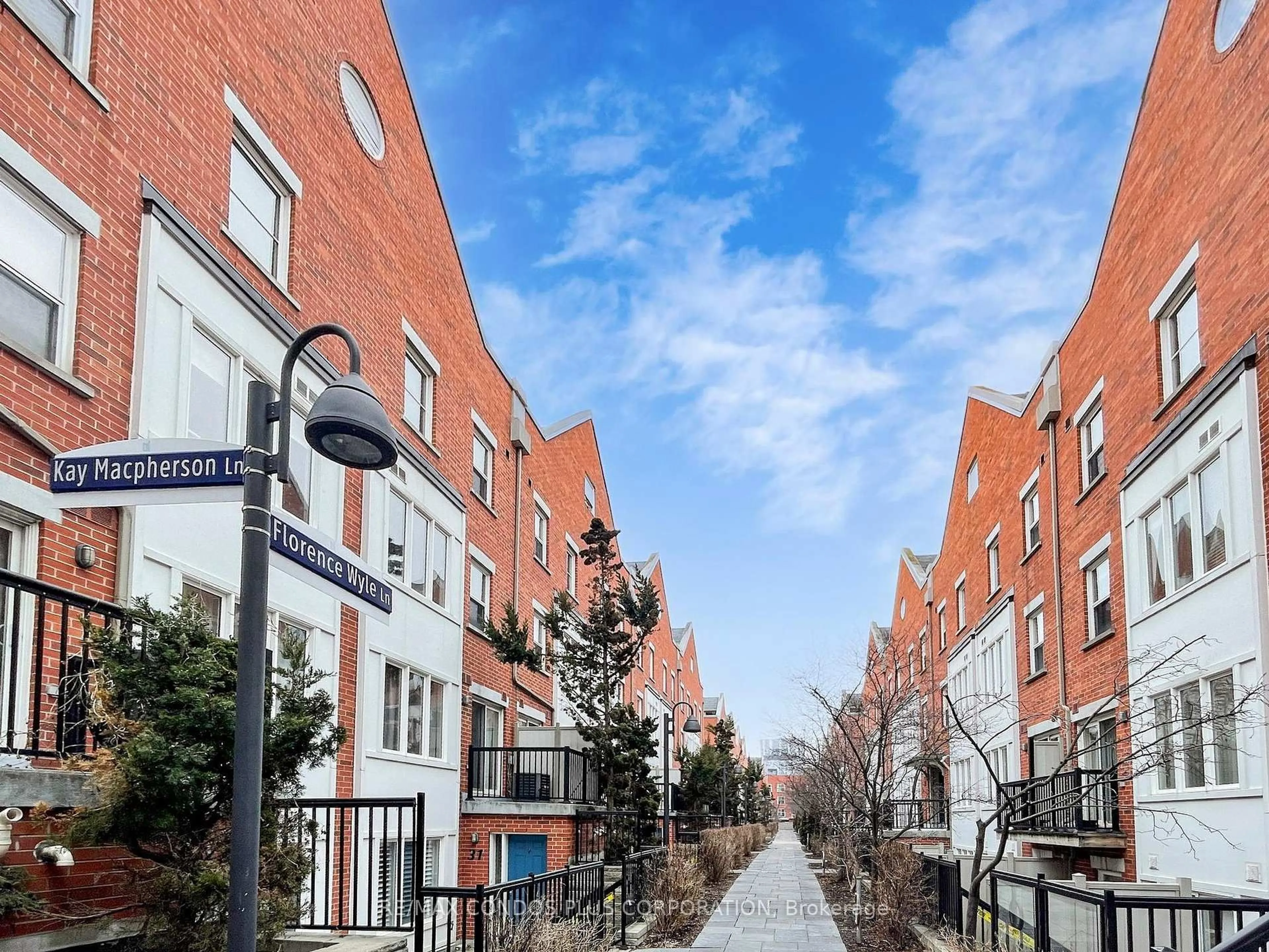 Unknown for 29 Florence Wyle Lane, Toronto Ontario M4M 3E7