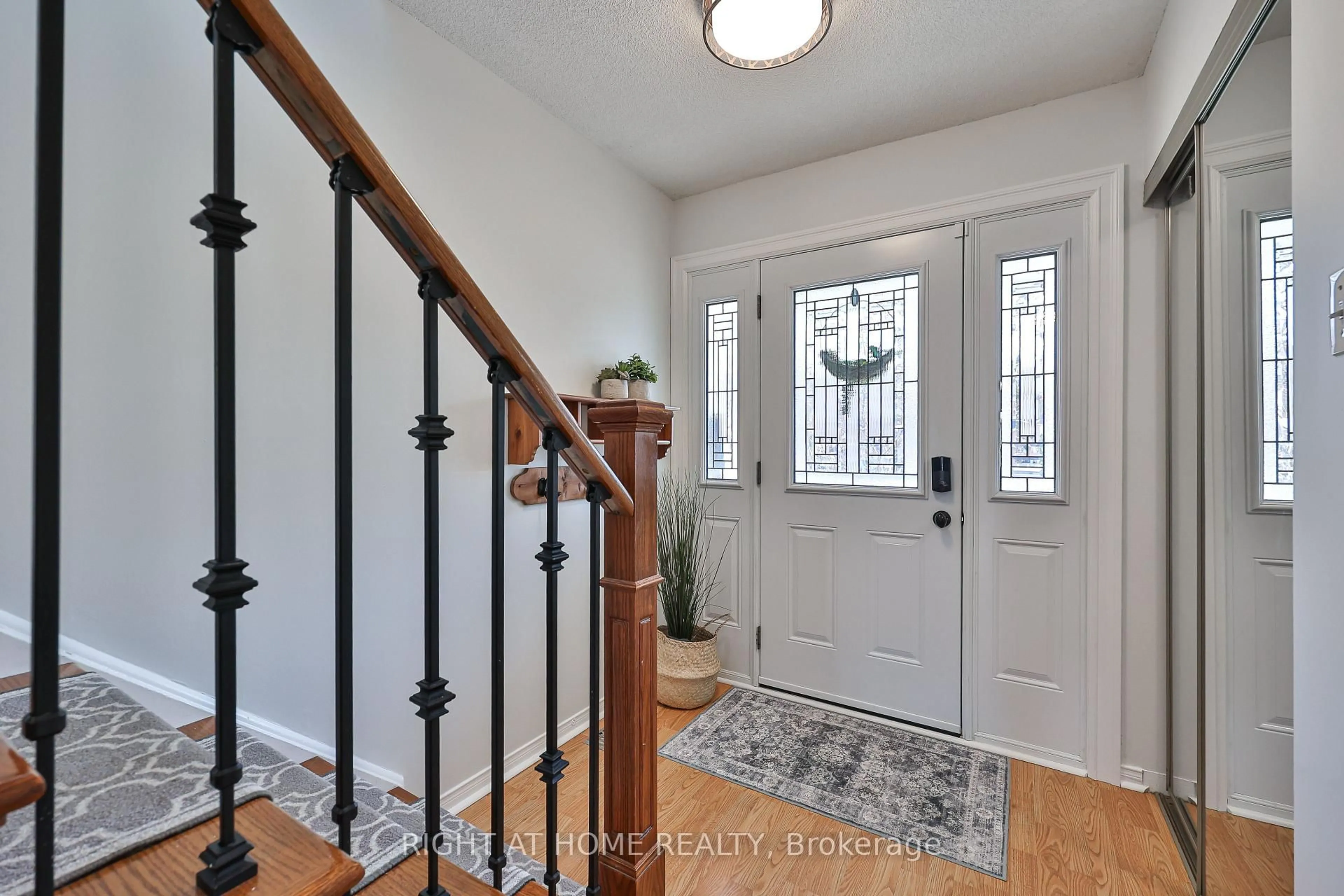 Indoor entryway for 89 Vail Meadows Cres, Clarington Ontario L1C 4T3
