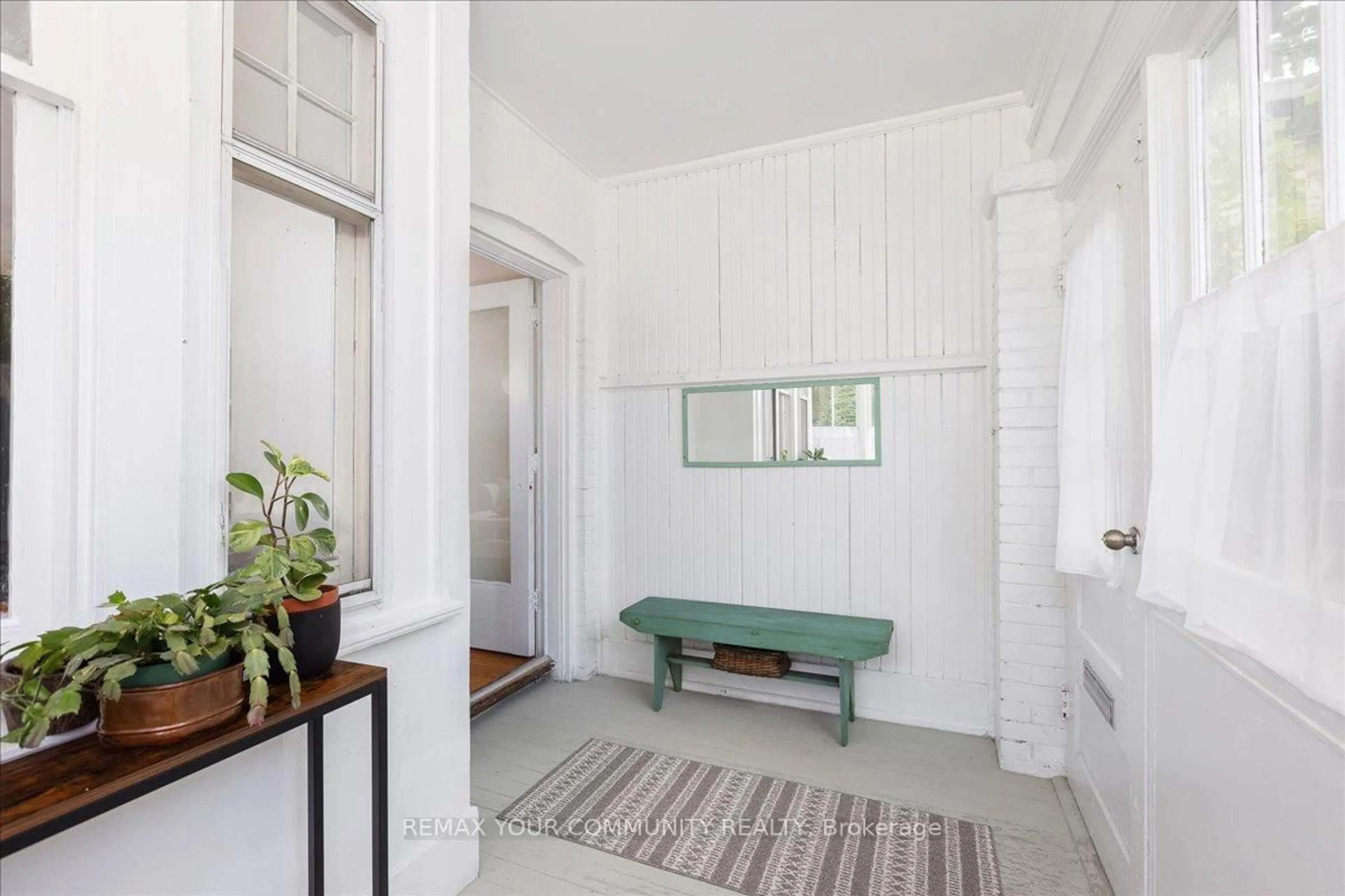 Indoor entryway for 917 Broadview Ave, Toronto Ontario M4K 2R2