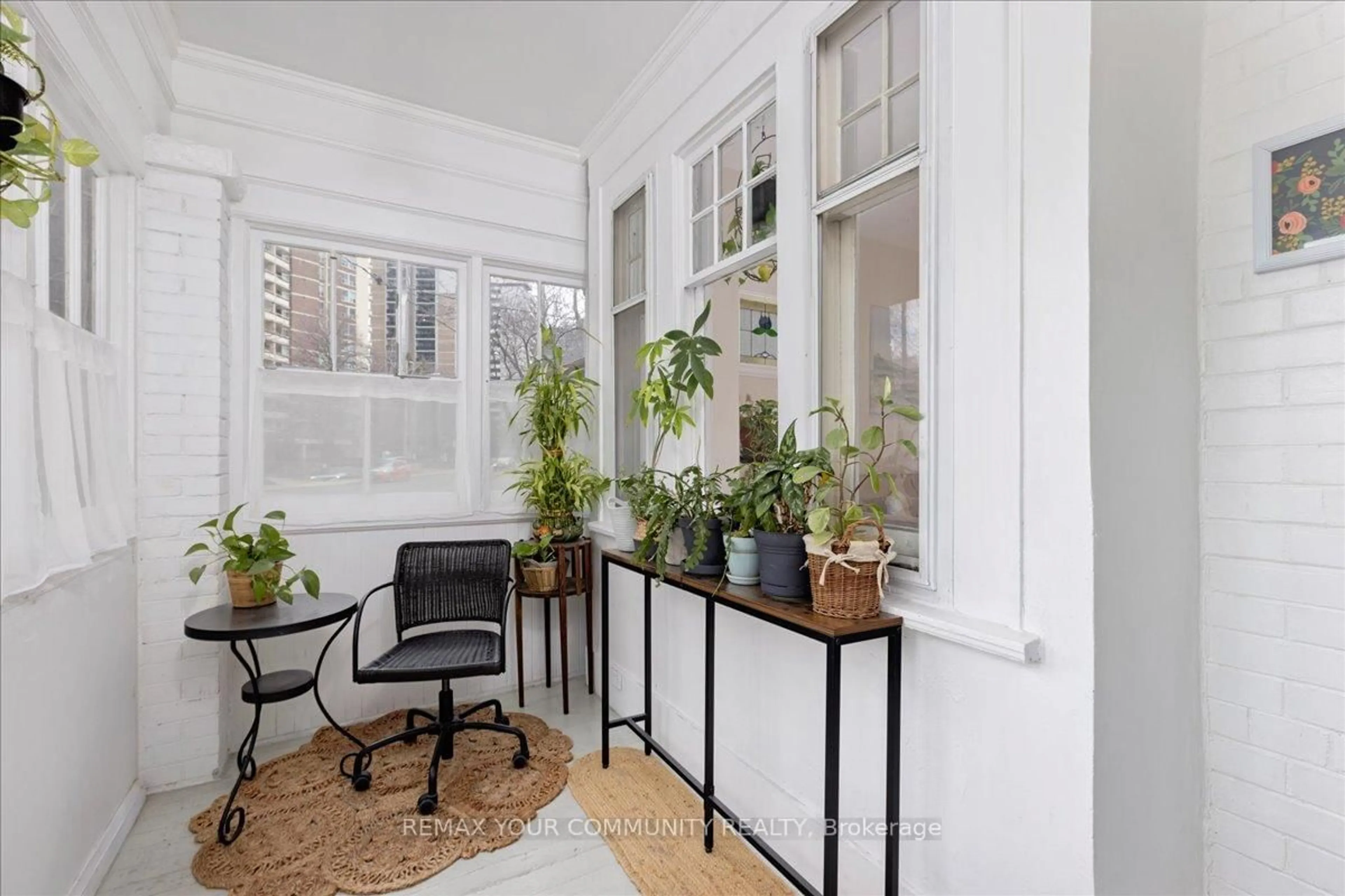 Indoor entryway for 917 Broadview Ave, Toronto Ontario M4K 2R2