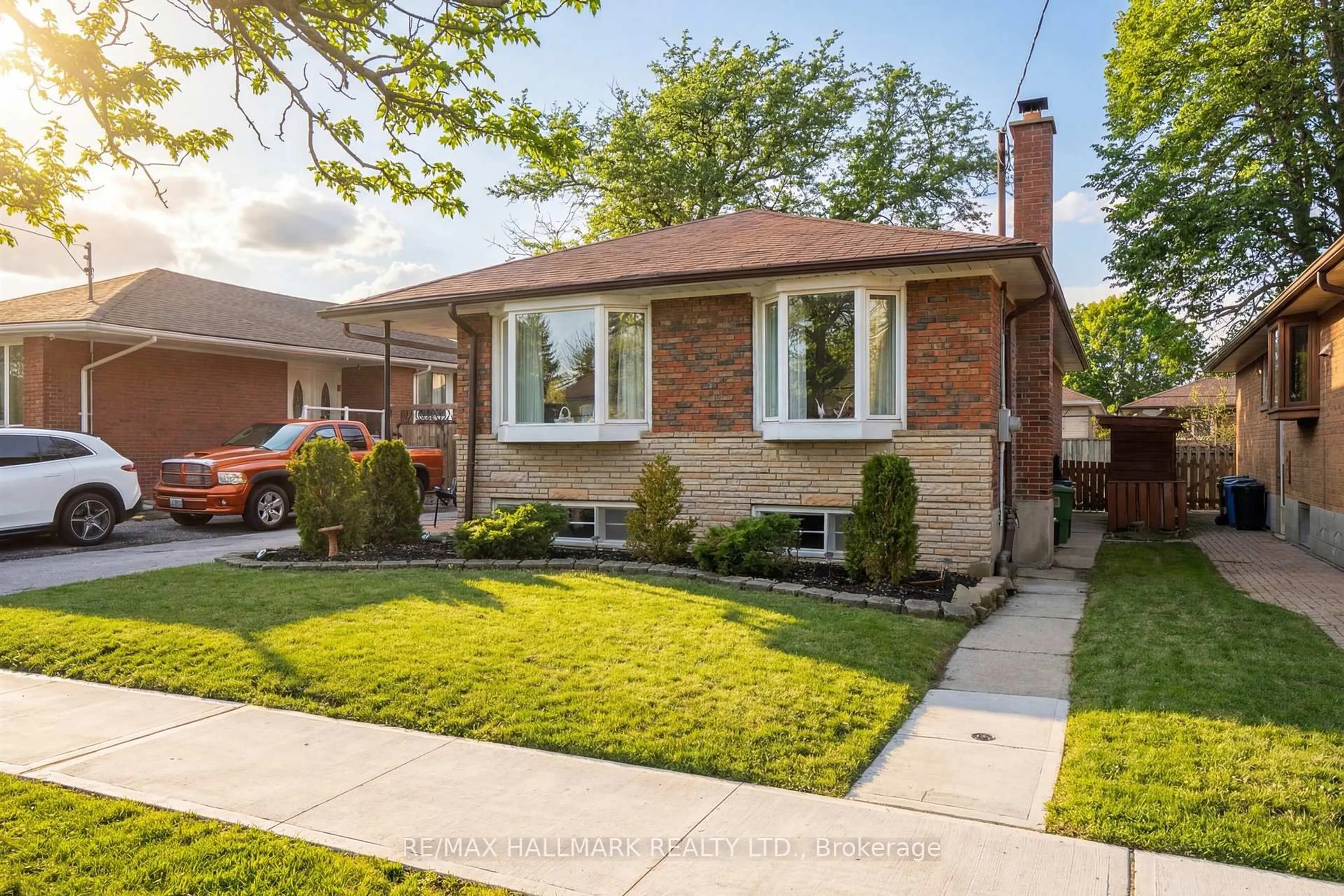 Home with brick exterior material, street for 7 Grassington Cres, Toronto Ontario M1G 1X4