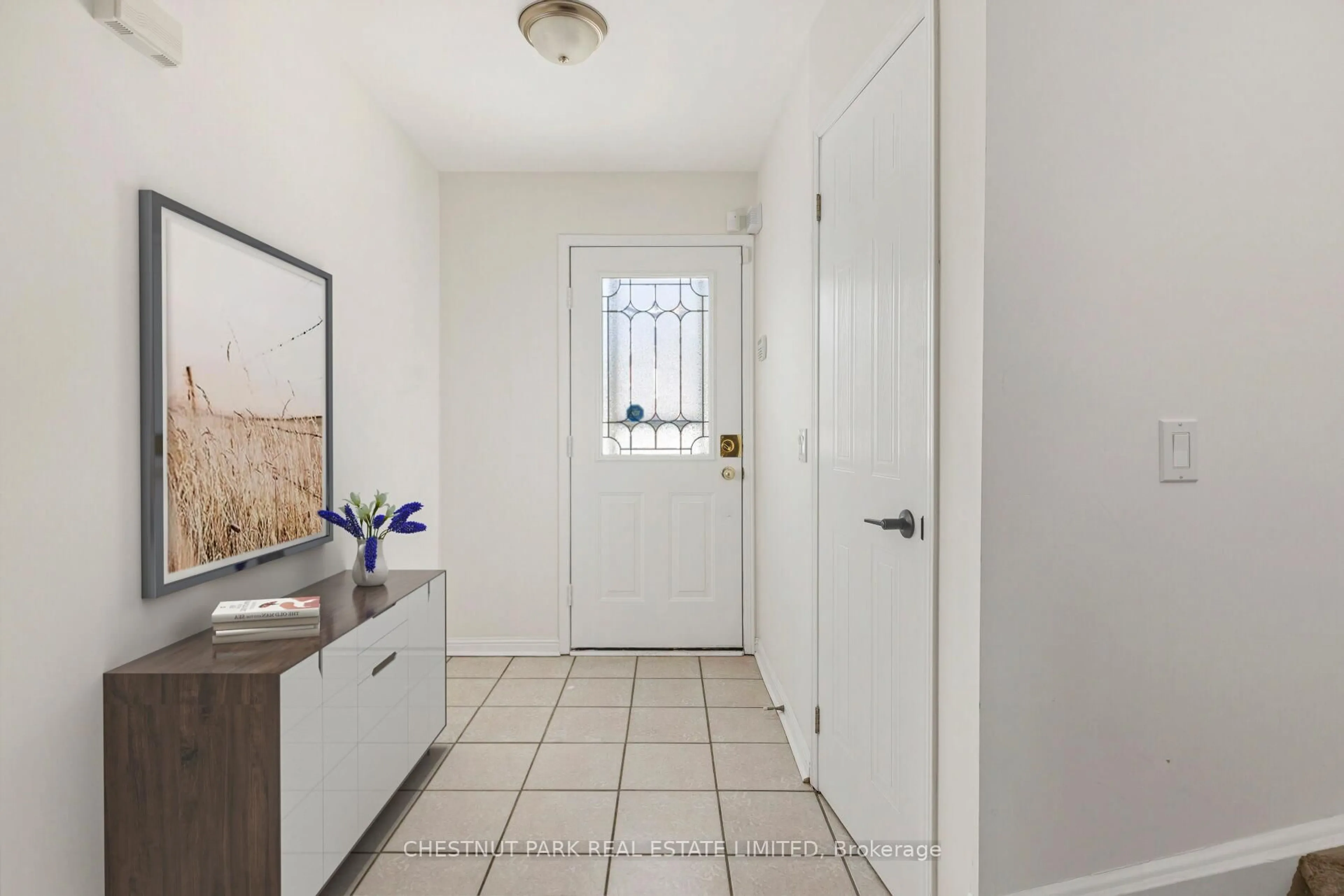 Indoor entryway for 6157 Kingston Rd #TH 3, Toronto Ontario M1C 4Z3