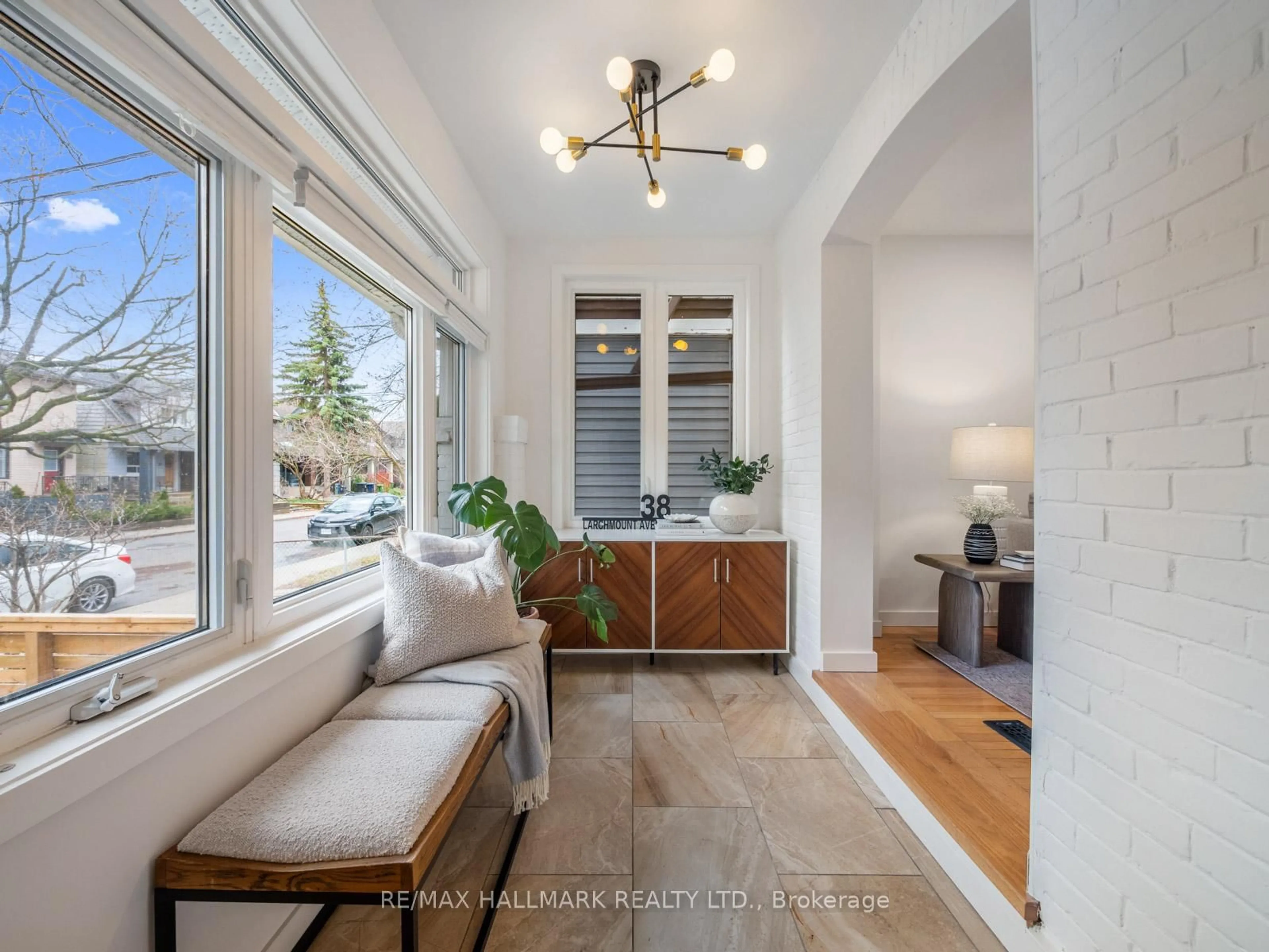 Indoor entryway for 38 Larchmount Ave, Toronto Ontario M4M 2Y7