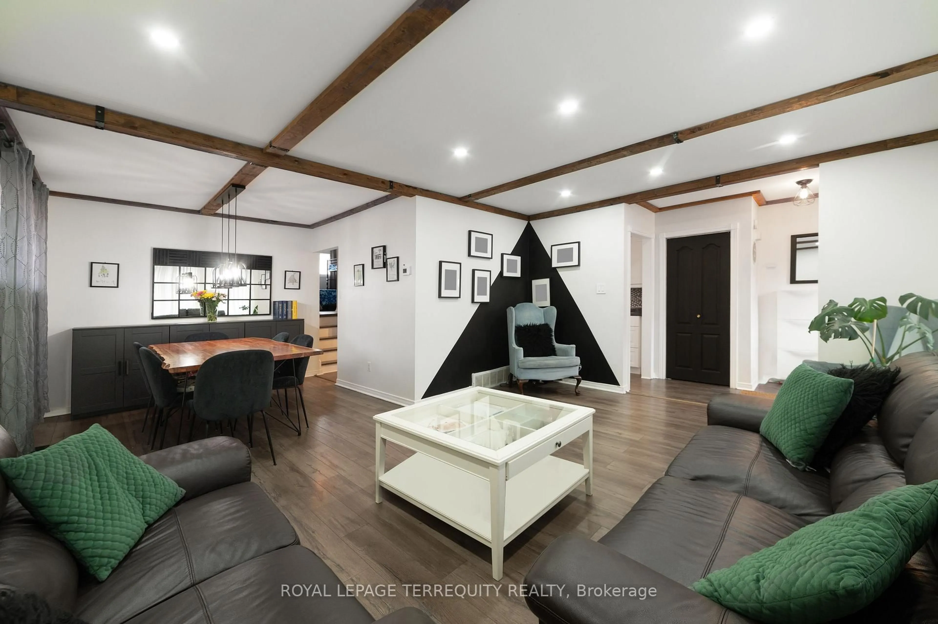 Unknown for 90 Keewatin St, Oshawa Ontario L1H 6Z1