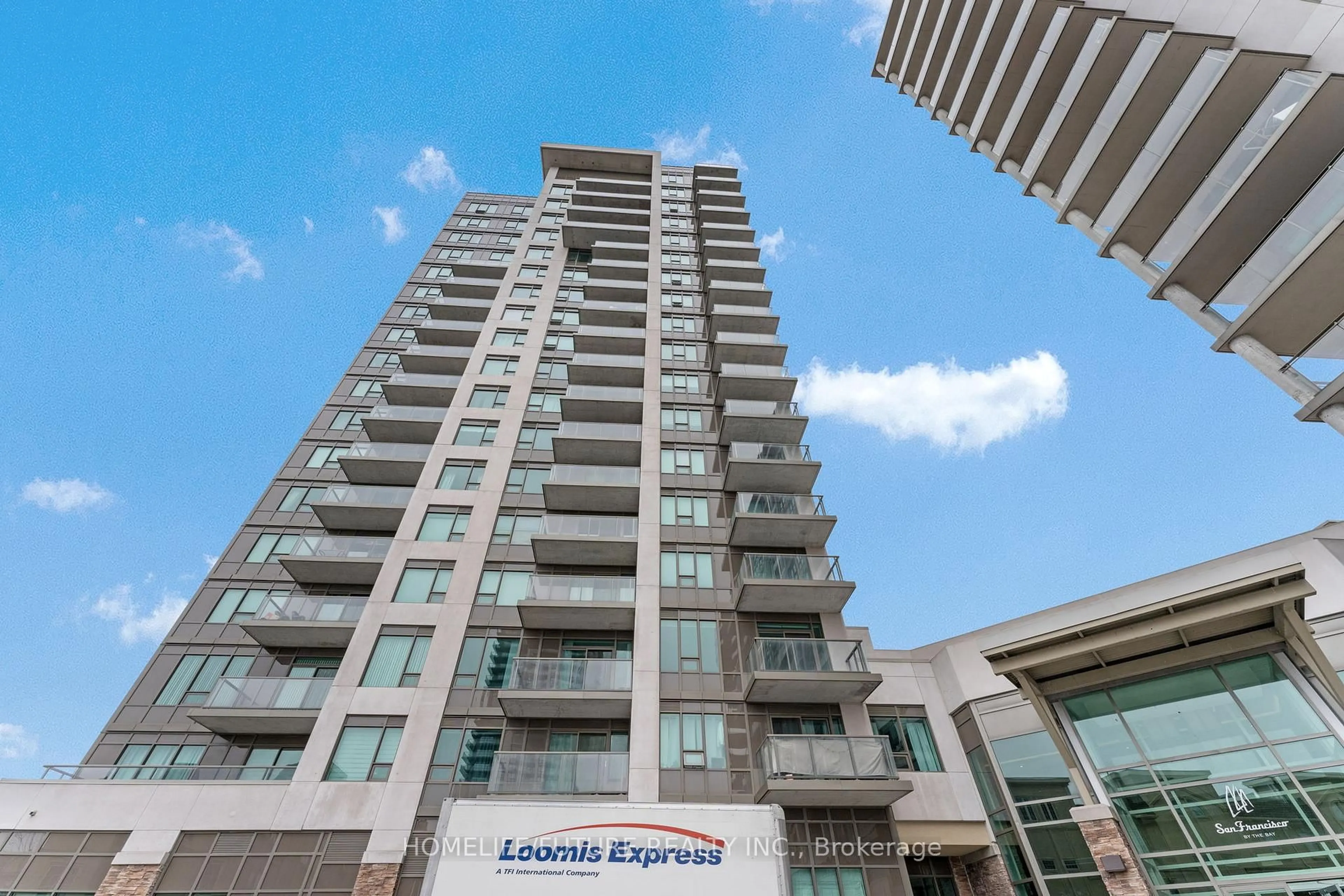 Indoor foyer for 1215 Bayly St #1301, Pickering Ontario L1W 0B4