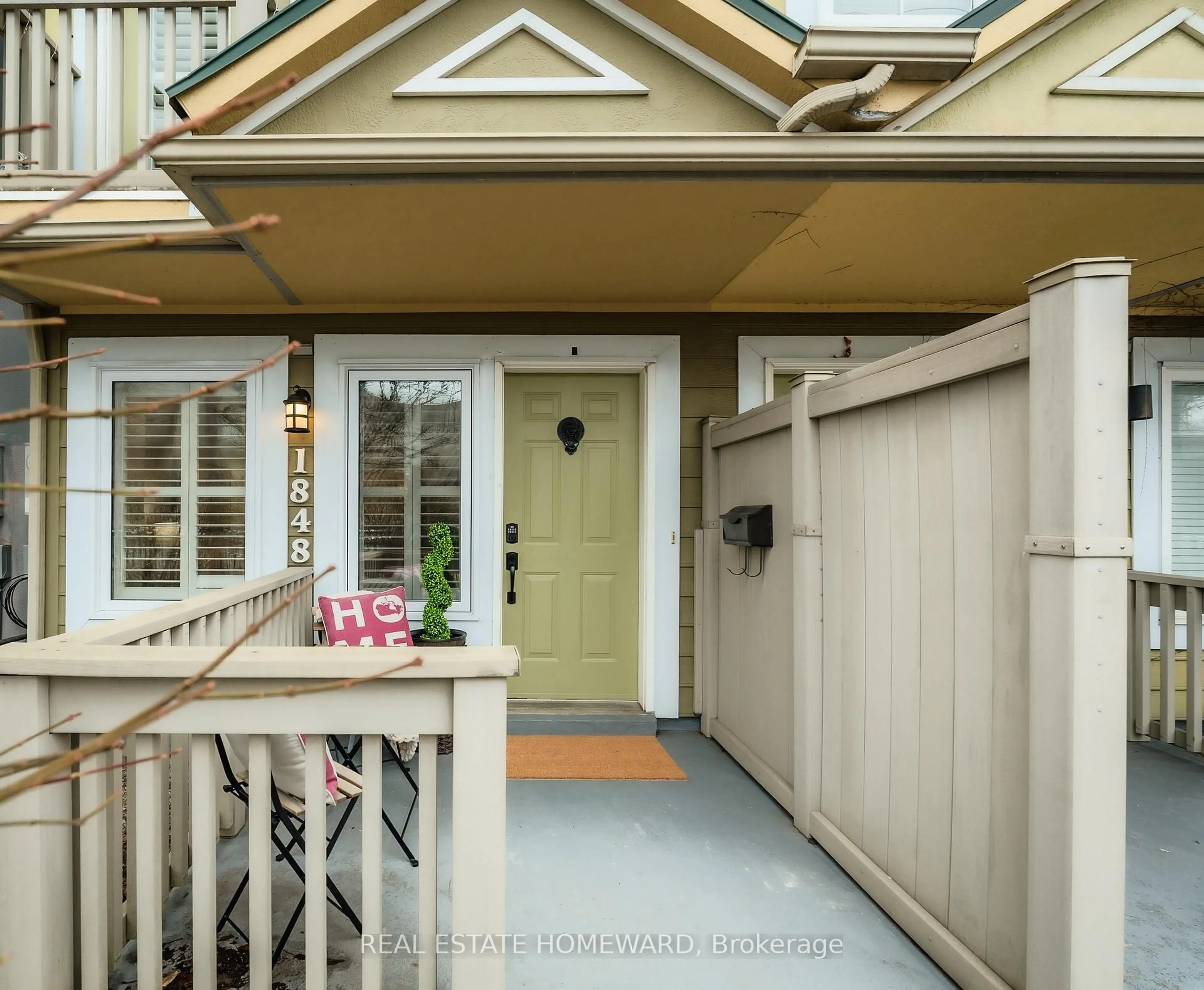 Indoor entryway for 1848 Lake Shore Blvd, Toronto Ontario M4L 6S8