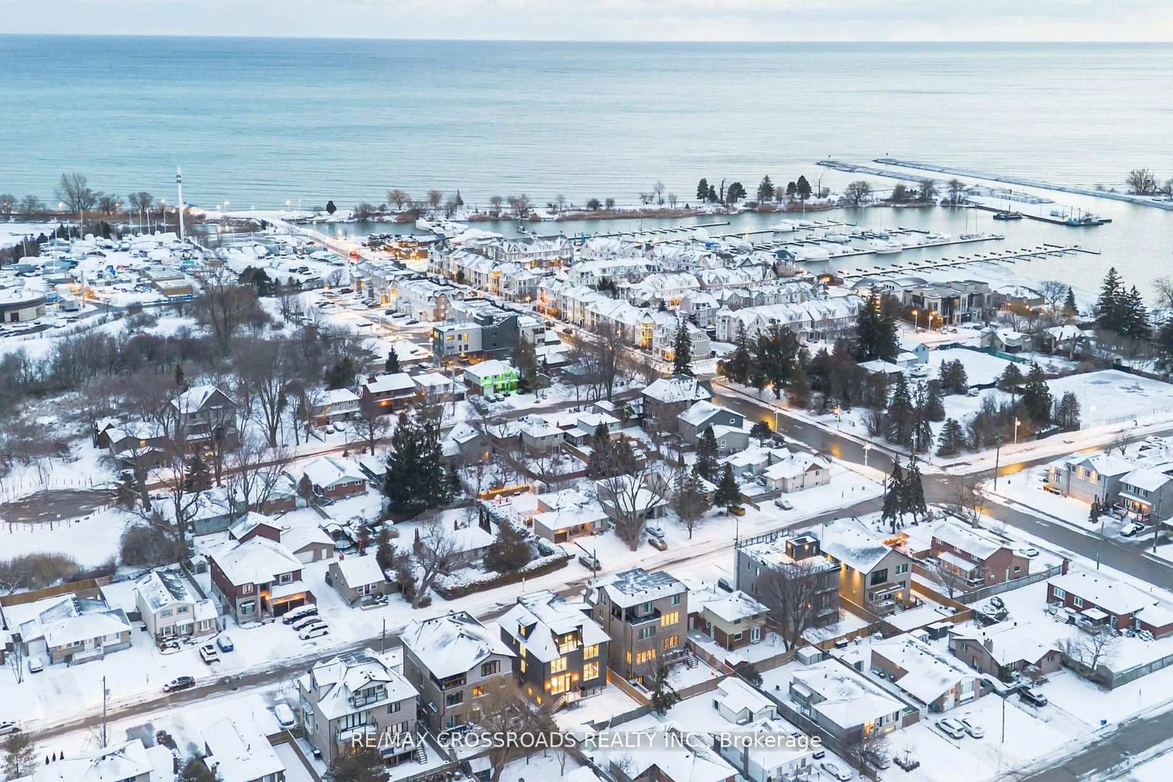 Unknown for 642 Annland St, Pickering Ontario L1W 1B1