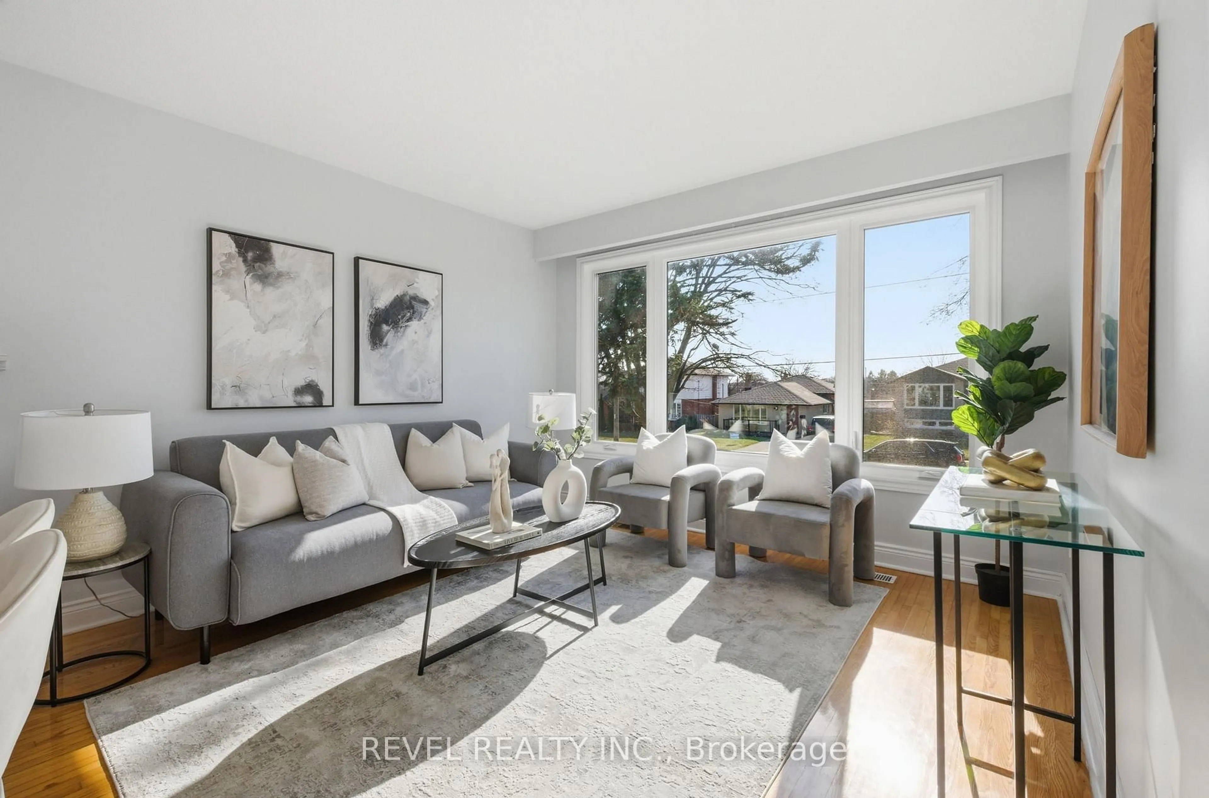 Living room with furniture, unknown for 83 Keewatin St, Oshawa Ontario L1H 6Z2