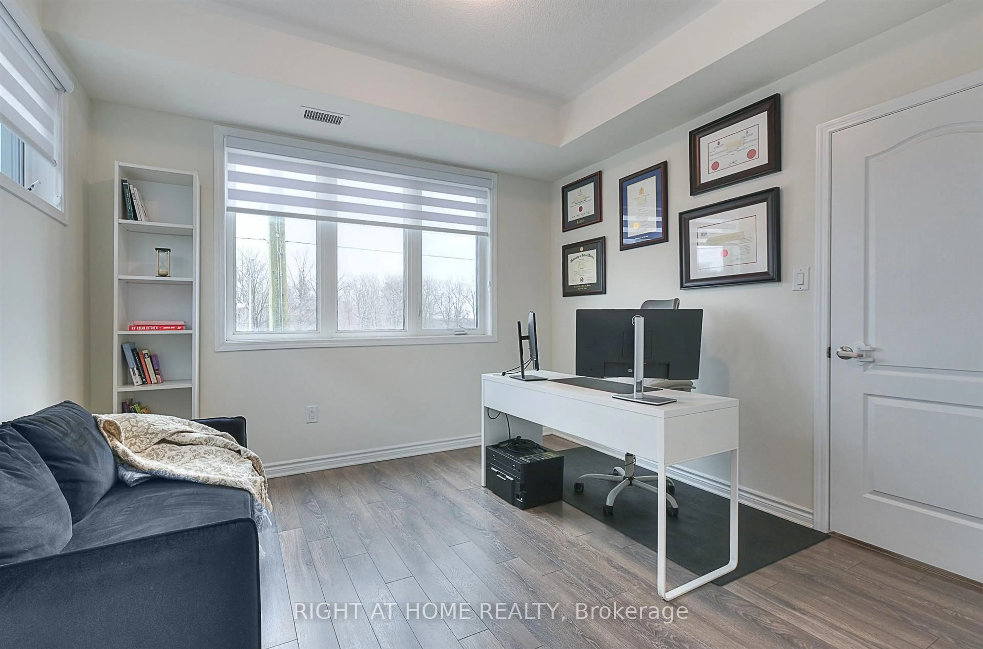 A pic of a room for 1148 Dragonfly Ave #403, Pickering Ontario L1X 0H5