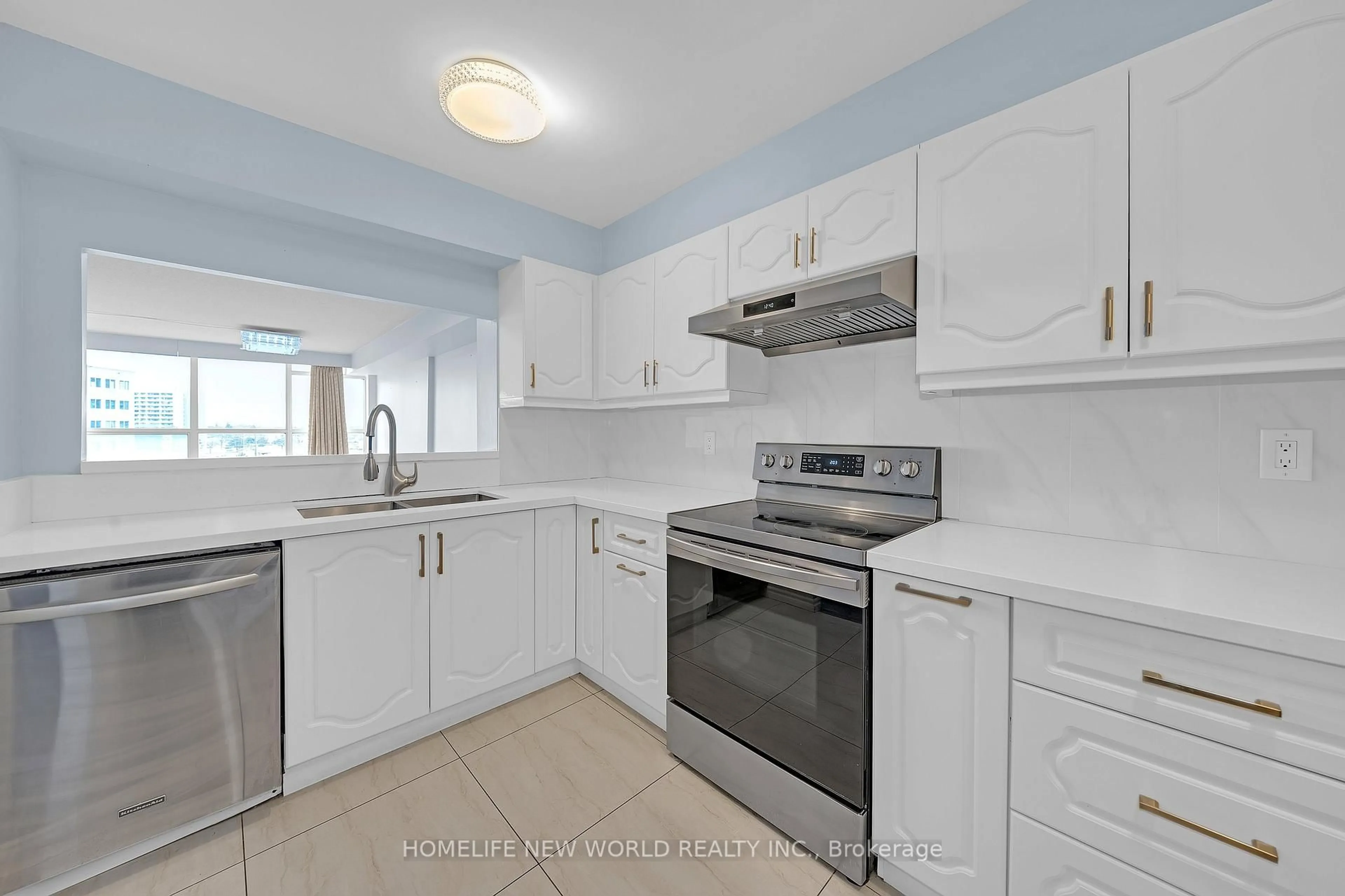 Standard kitchen, ceramic/tile floor for 2365 Kennedy Rd #607, Toronto Ontario M1T 3S6