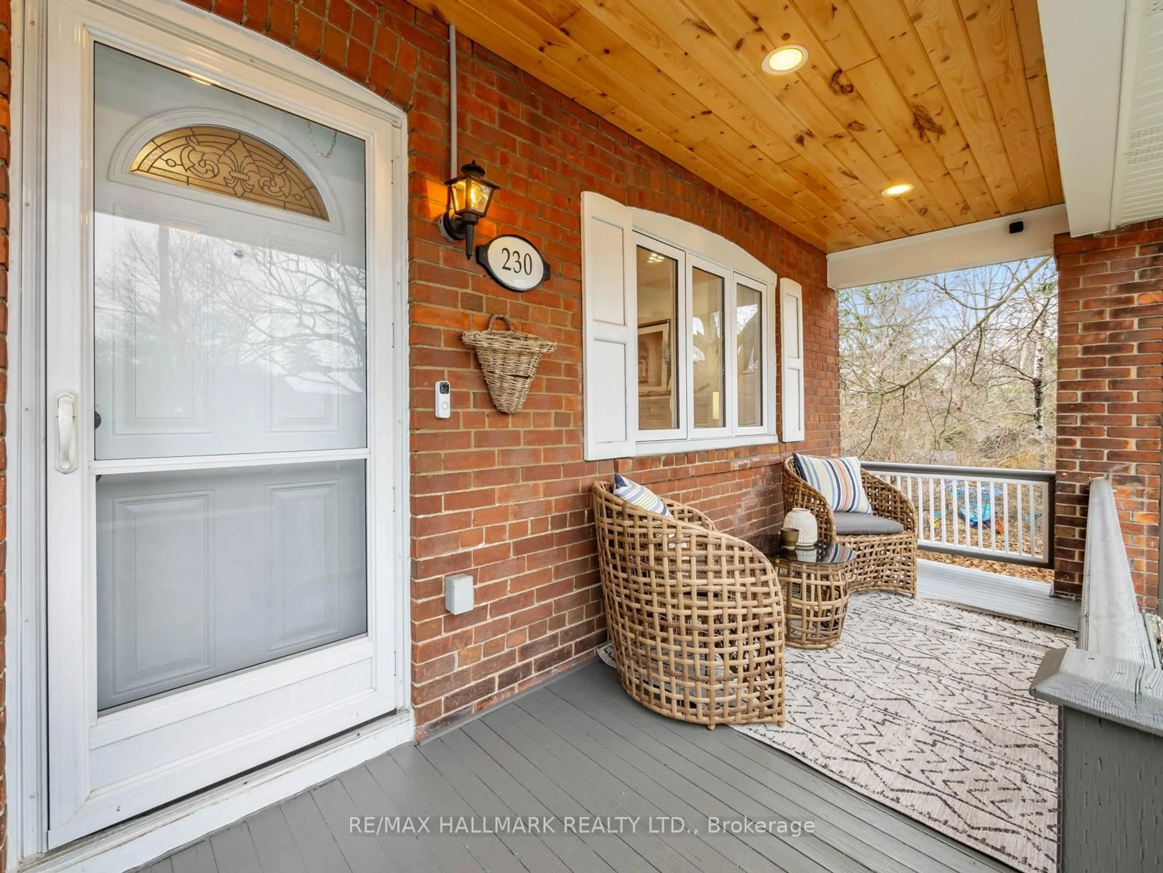Indoor entryway for 230 Audrey Ave, Toronto Ontario M1N 2Y1
