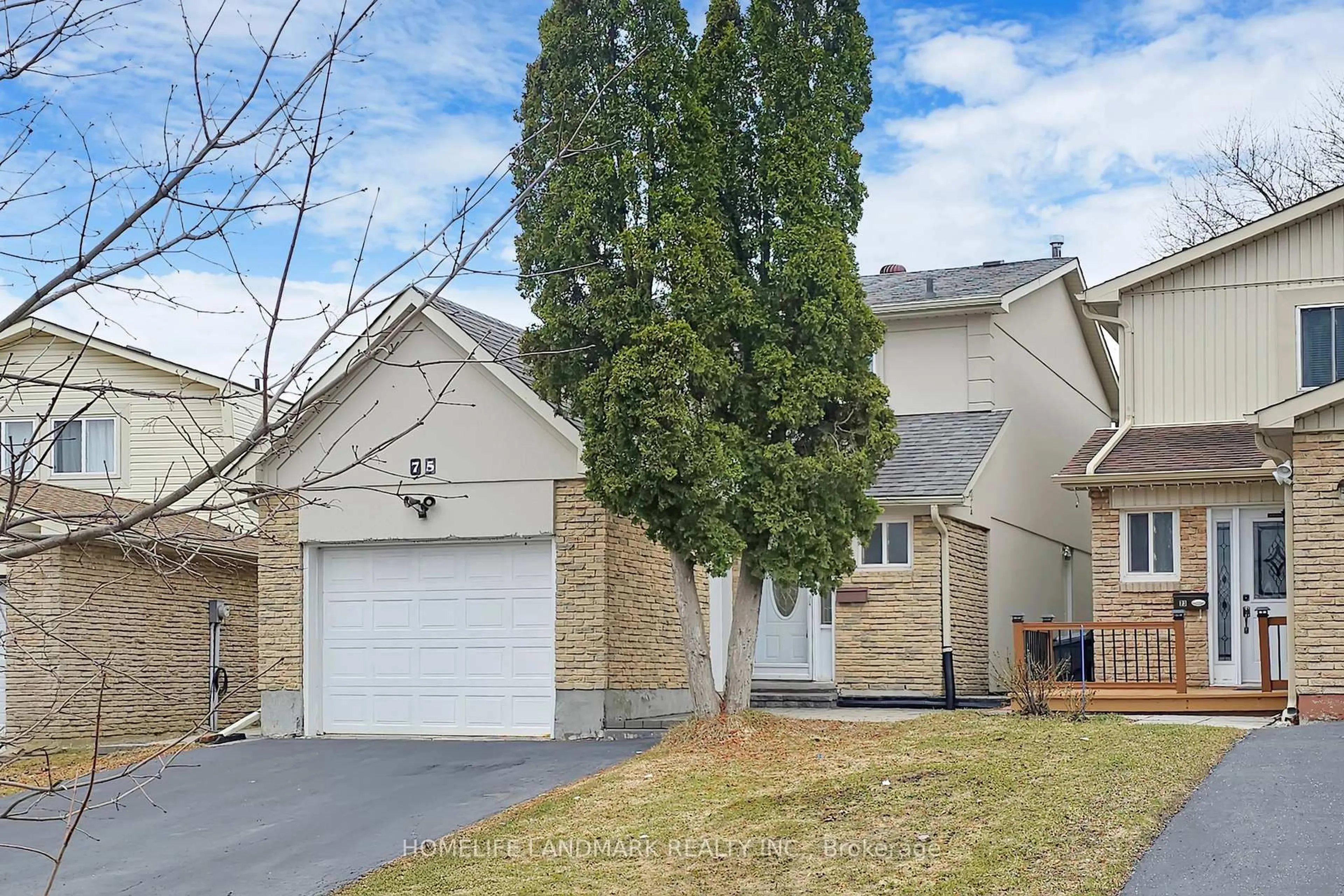 Home with vinyl exterior material, street for 75 Dragoon Cres, Toronto Ontario M1V 1N5