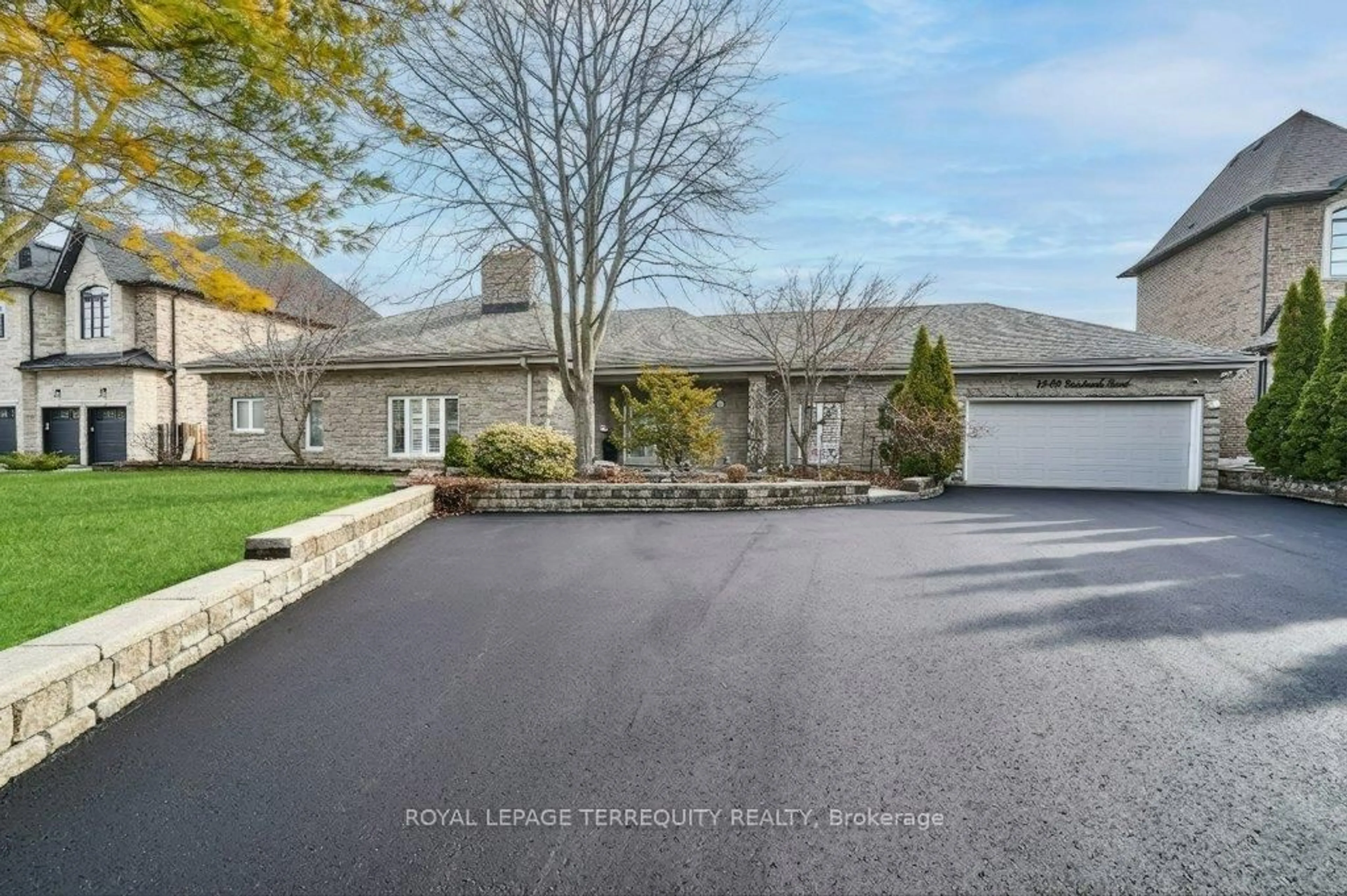 A pic from outside/outdoor area/front of a property/back of a property/a pic from drone, street for 1449 Rosebank Rd, Pickering Ontario L1V 1P3