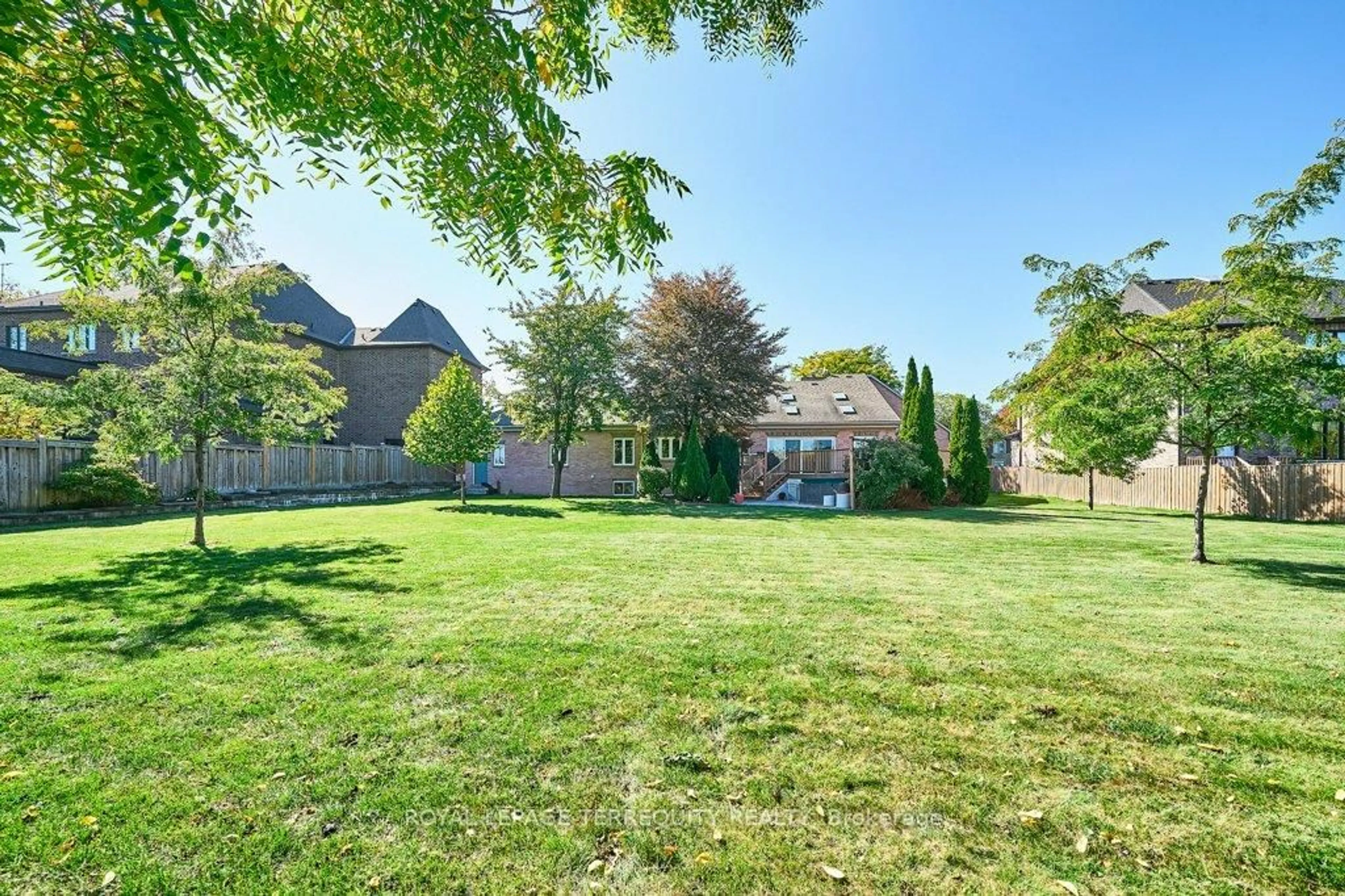 A pic from outside/outdoor area/front of a property/back of a property/a pic from drone, unknown for 1449 Rosebank Rd, Pickering Ontario L1V 1P3