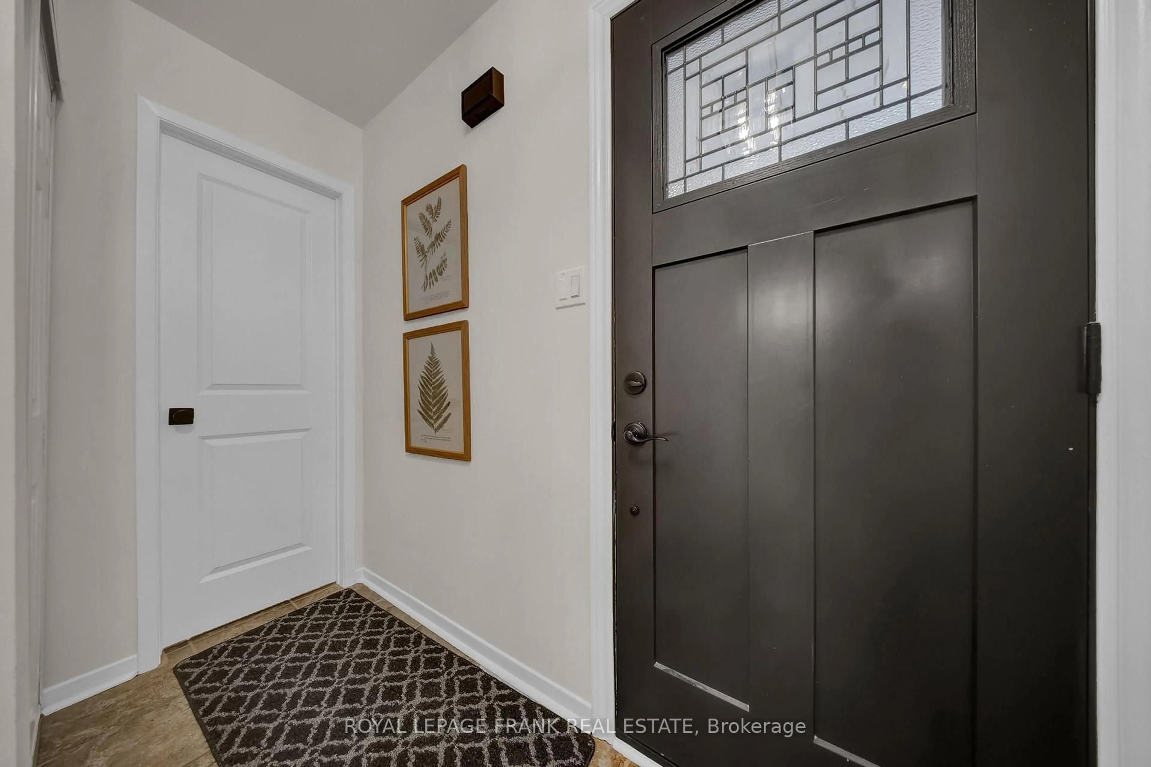 Indoor entryway for 76 Cornwall Dr, Ajax Ontario L1T 3E9