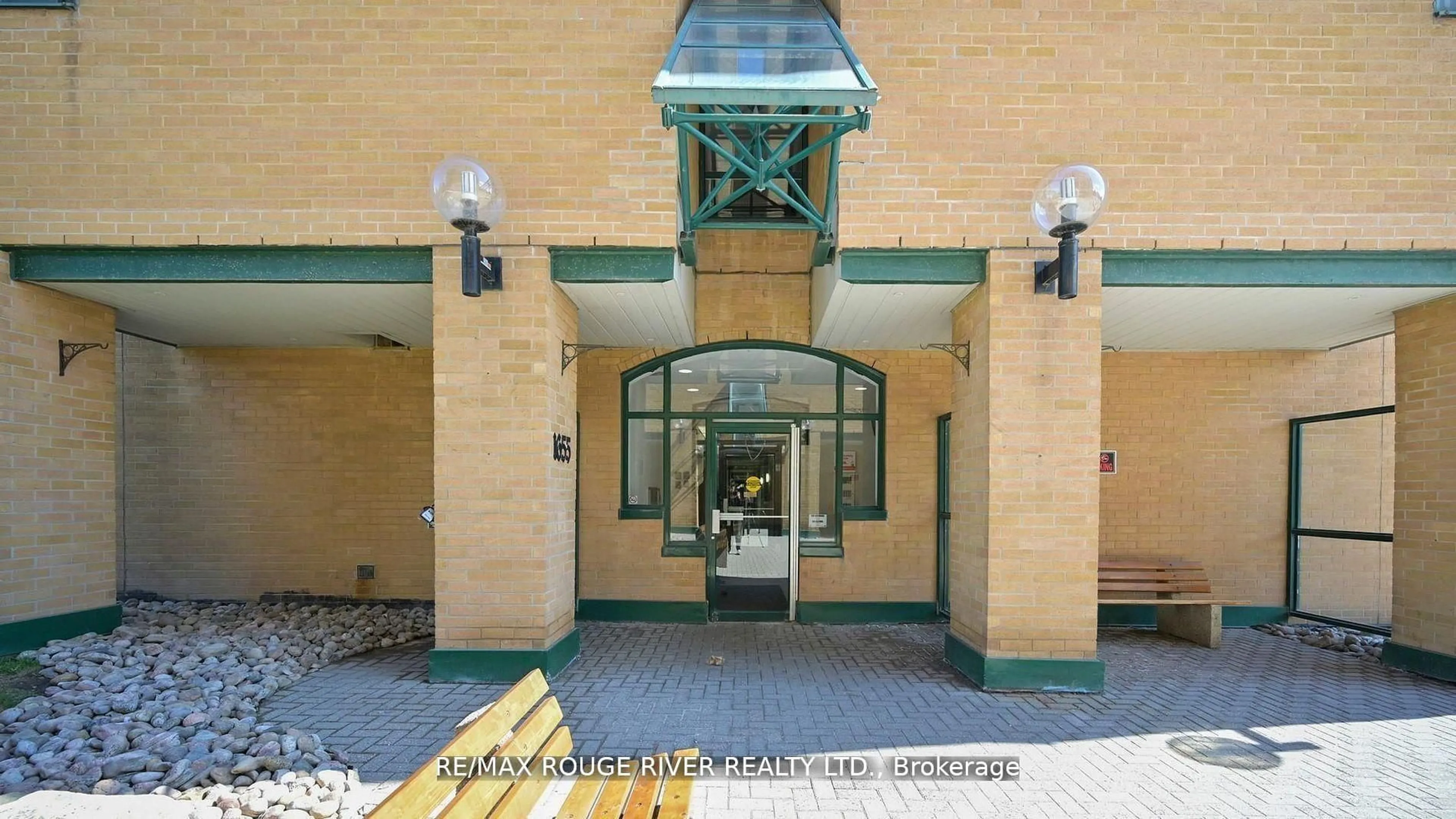 Indoor foyer for 1655 Pickering Pkwy #507, Pickering Ontario L1V 6L3