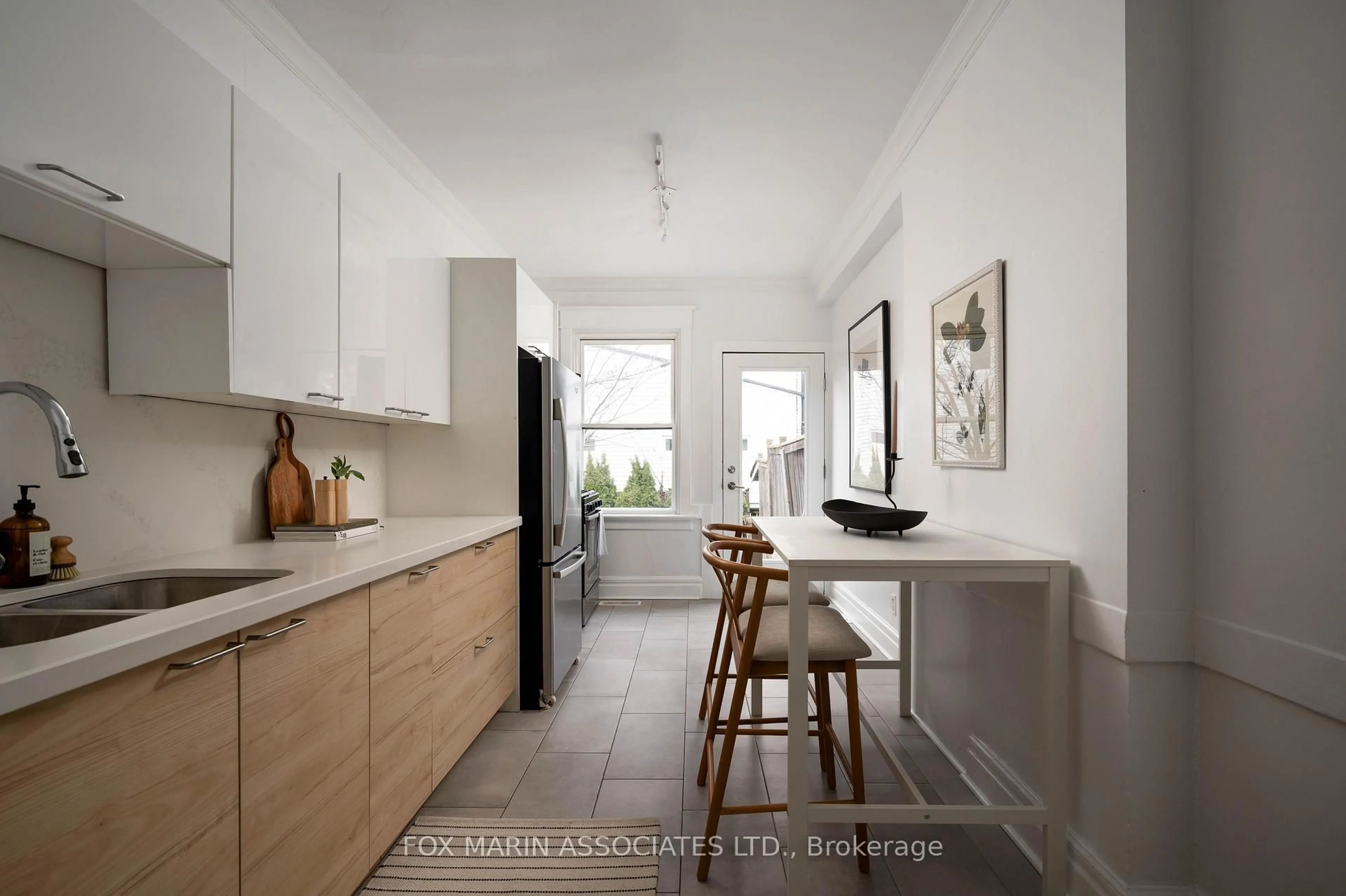 Unknown for 140 Jones Ave, Toronto Ontario M4M 3A1