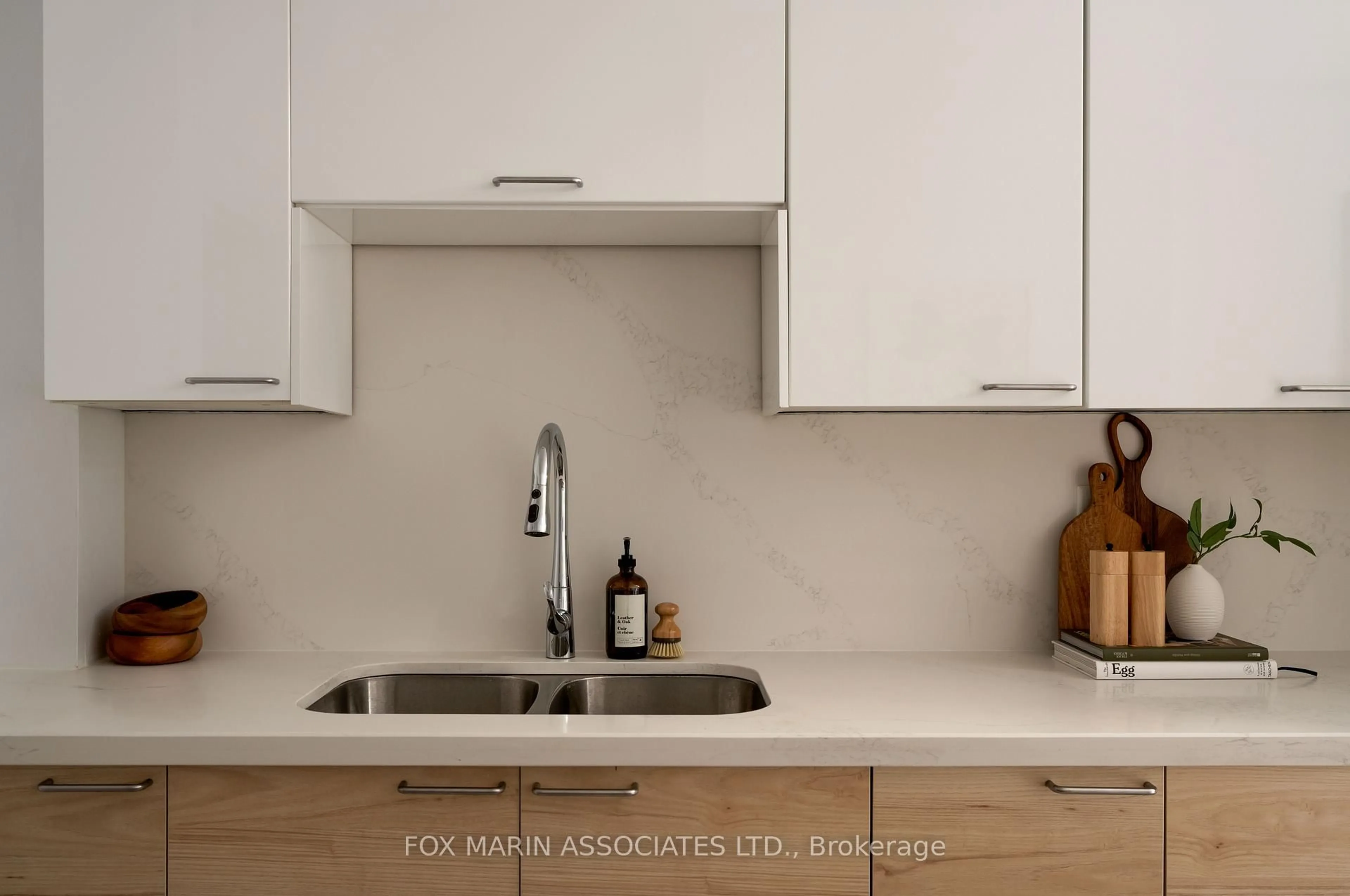 Unknown for 140 Jones Ave, Toronto Ontario M4M 3A1