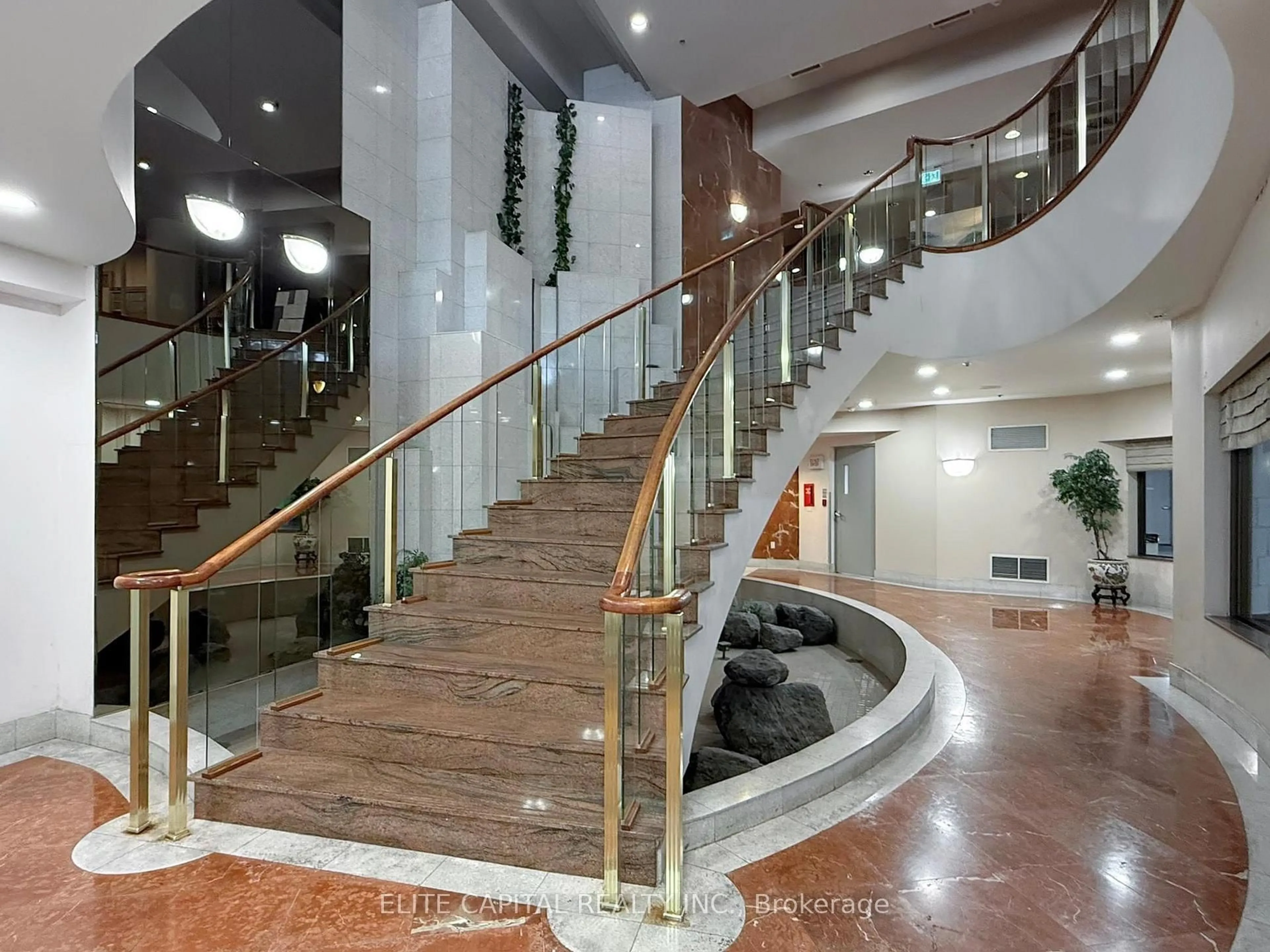 Indoor foyer for 228 Bonis Ave #2603, Toronto Ontario M1T 3W4