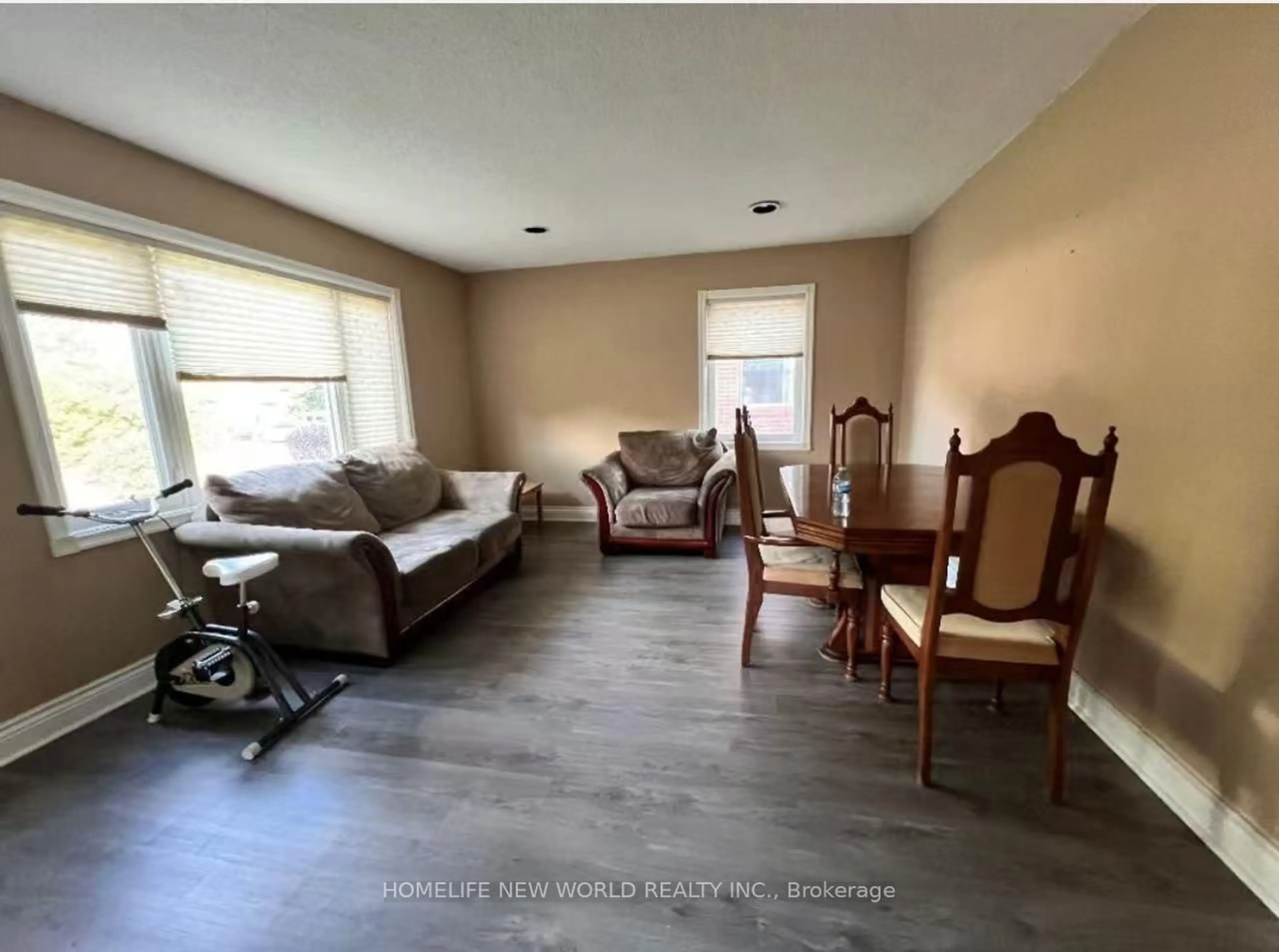Living room with furniture, unknown for 38 Ainsdale Rd, Toronto Ontario M1R 3Y8