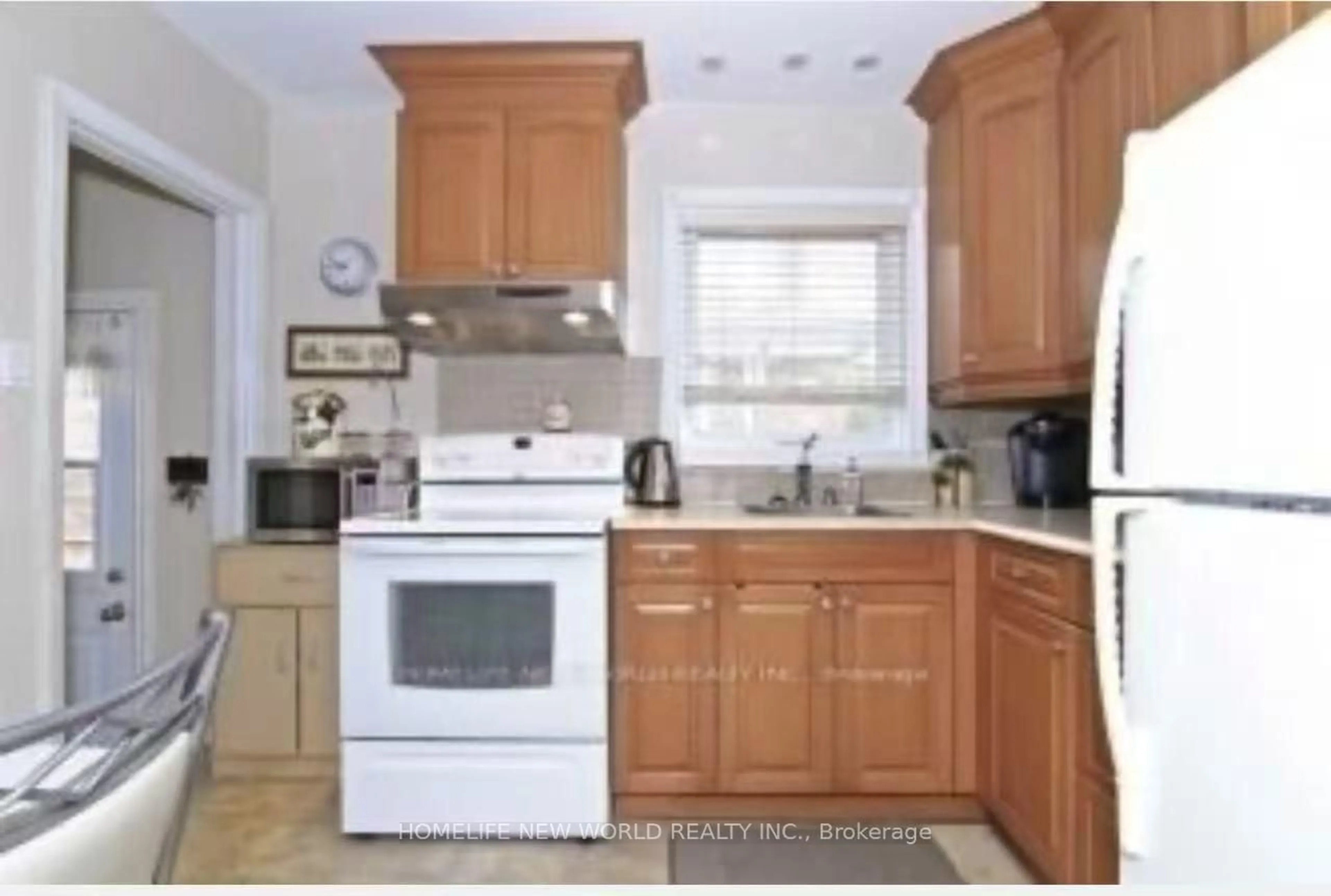 Standard kitchen, unknown for 38 Ainsdale Rd, Toronto Ontario M1R 3Y8