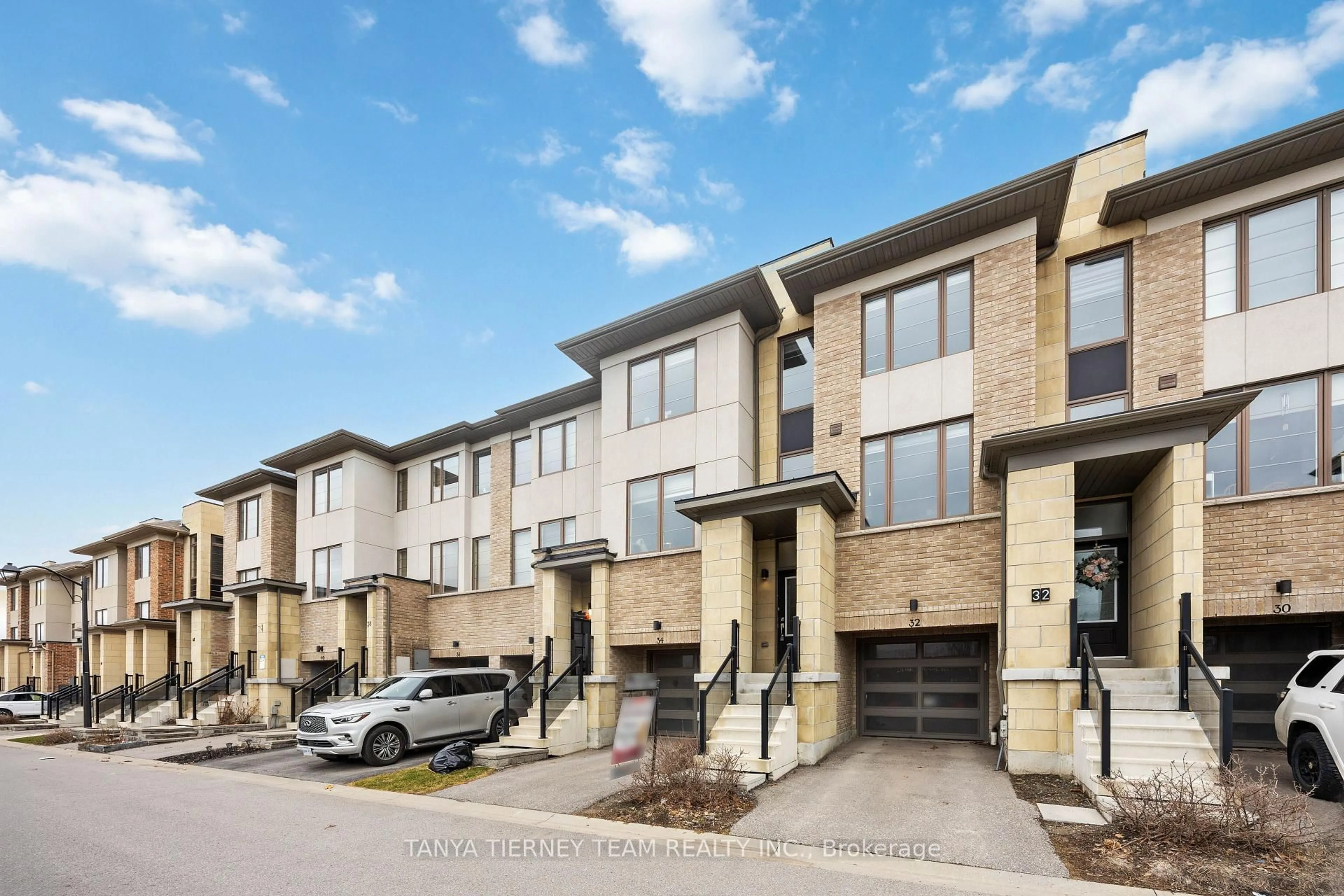 Unknown for 34 Shawfield Way, Whitby Ontario L1R 0N8