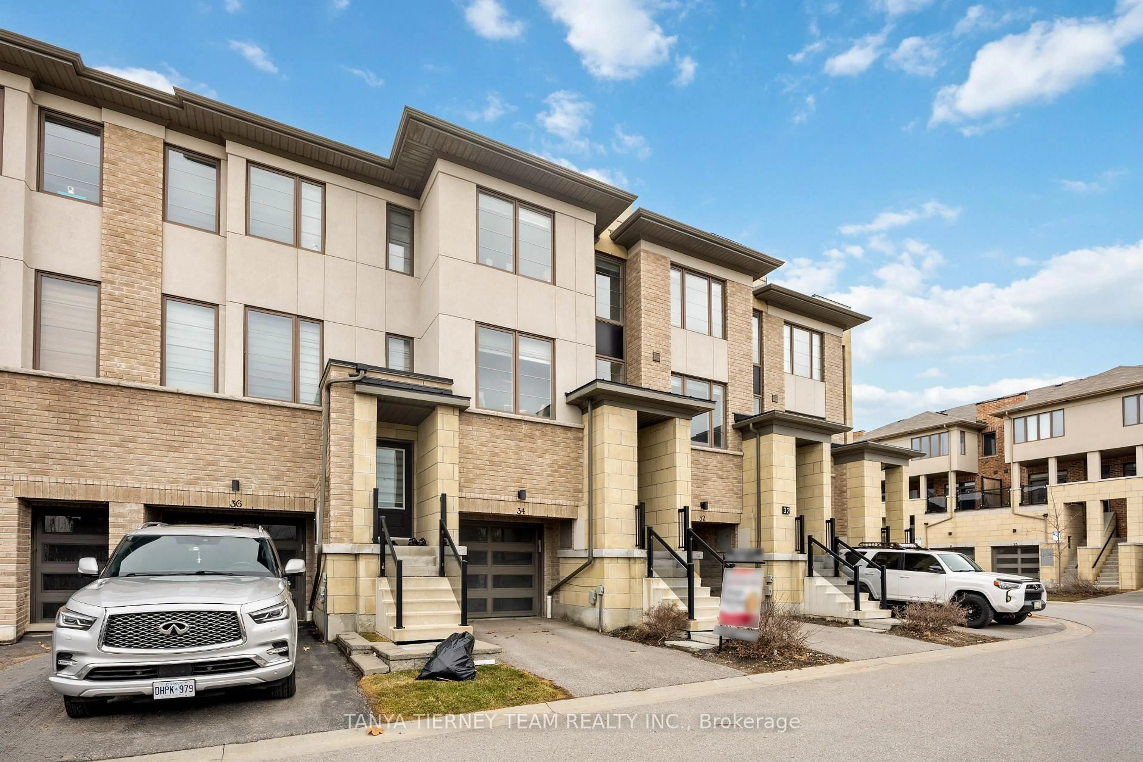 Unknown for 34 Shawfield Way, Whitby Ontario L1R 0N8