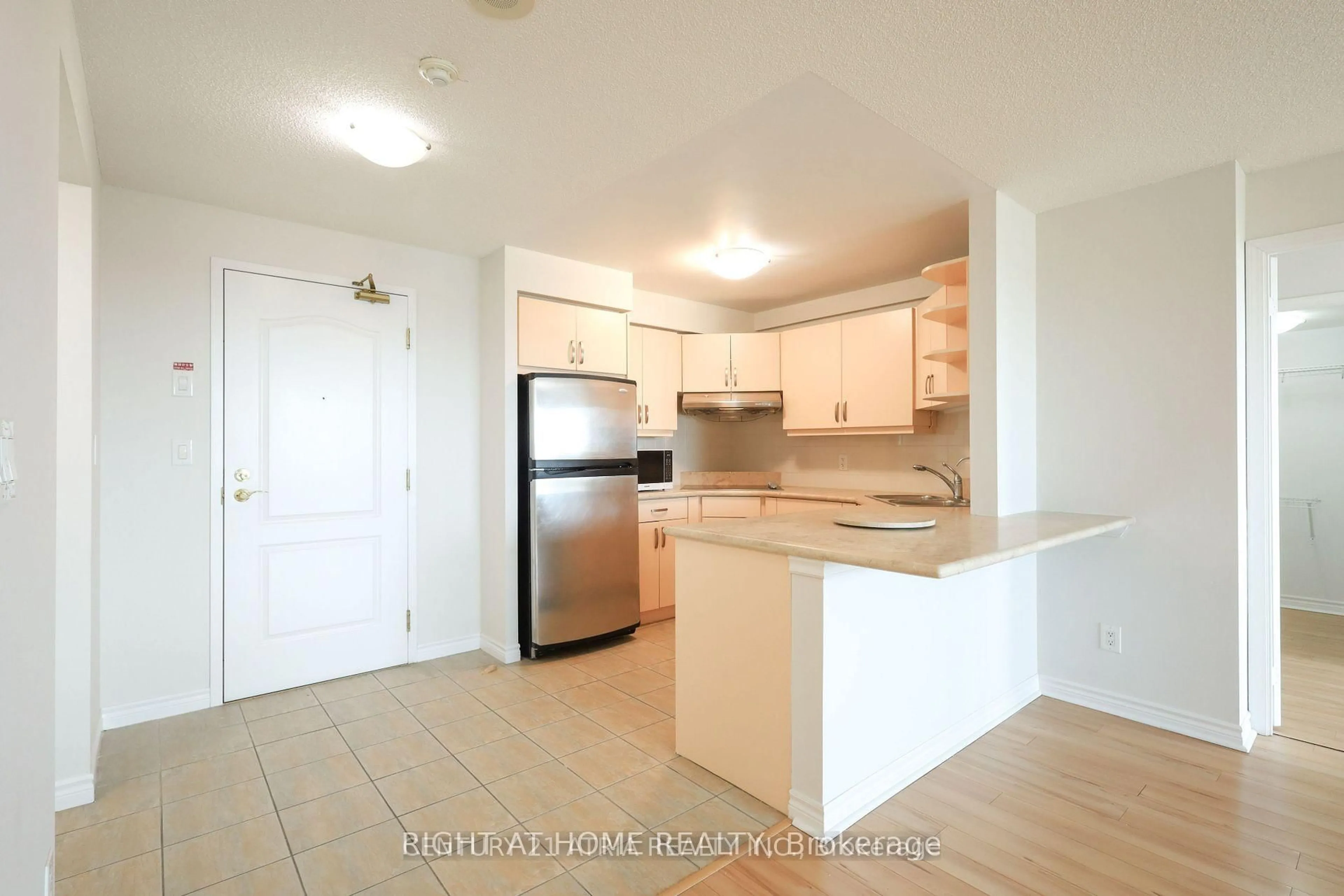 Standard kitchen, unknown for 2020 Mcnicoll Ave #719, Toronto Ontario M1V 0B5