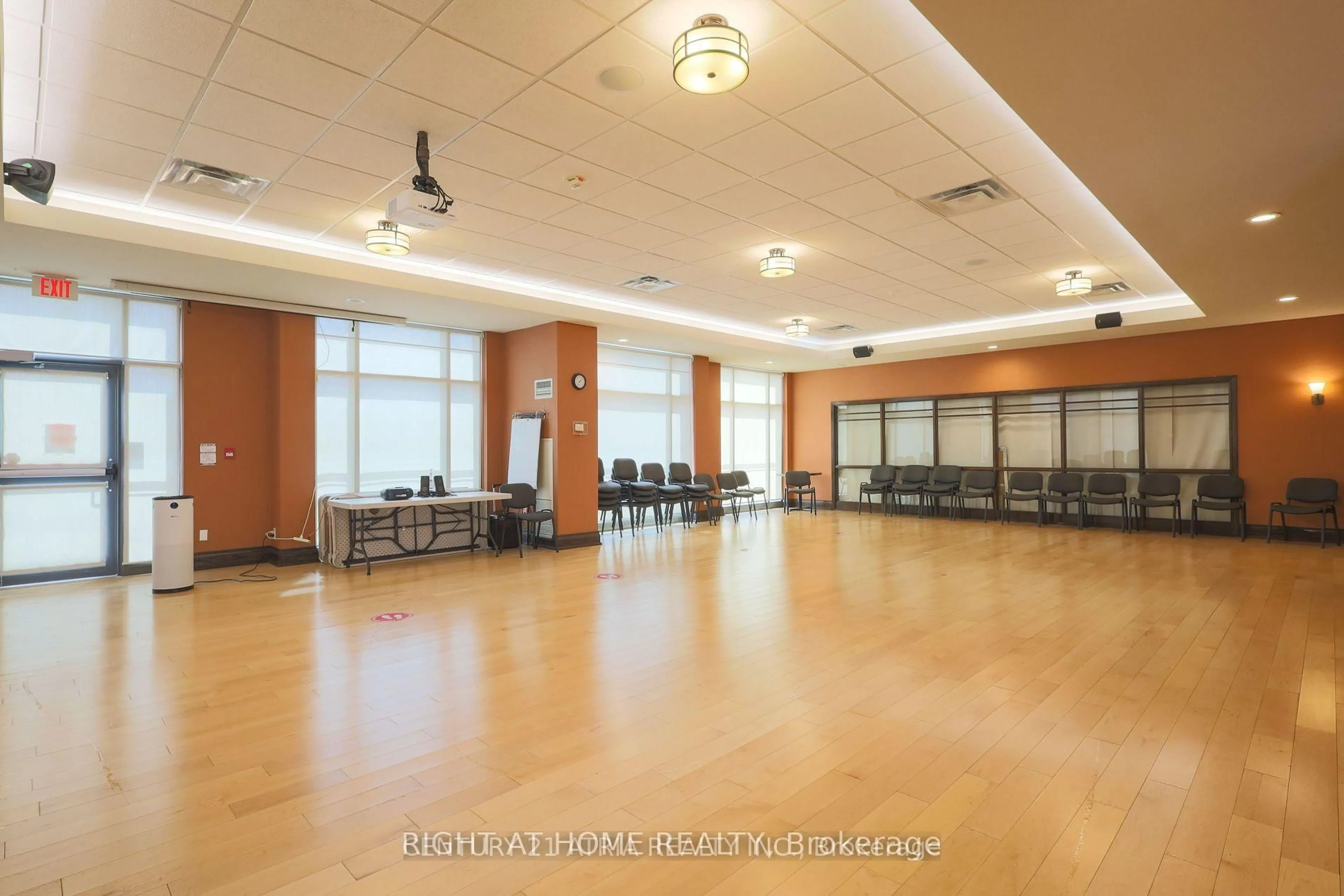 Indoor foyer for 2020 Mcnicoll Ave #719, Toronto Ontario M1V 0B5