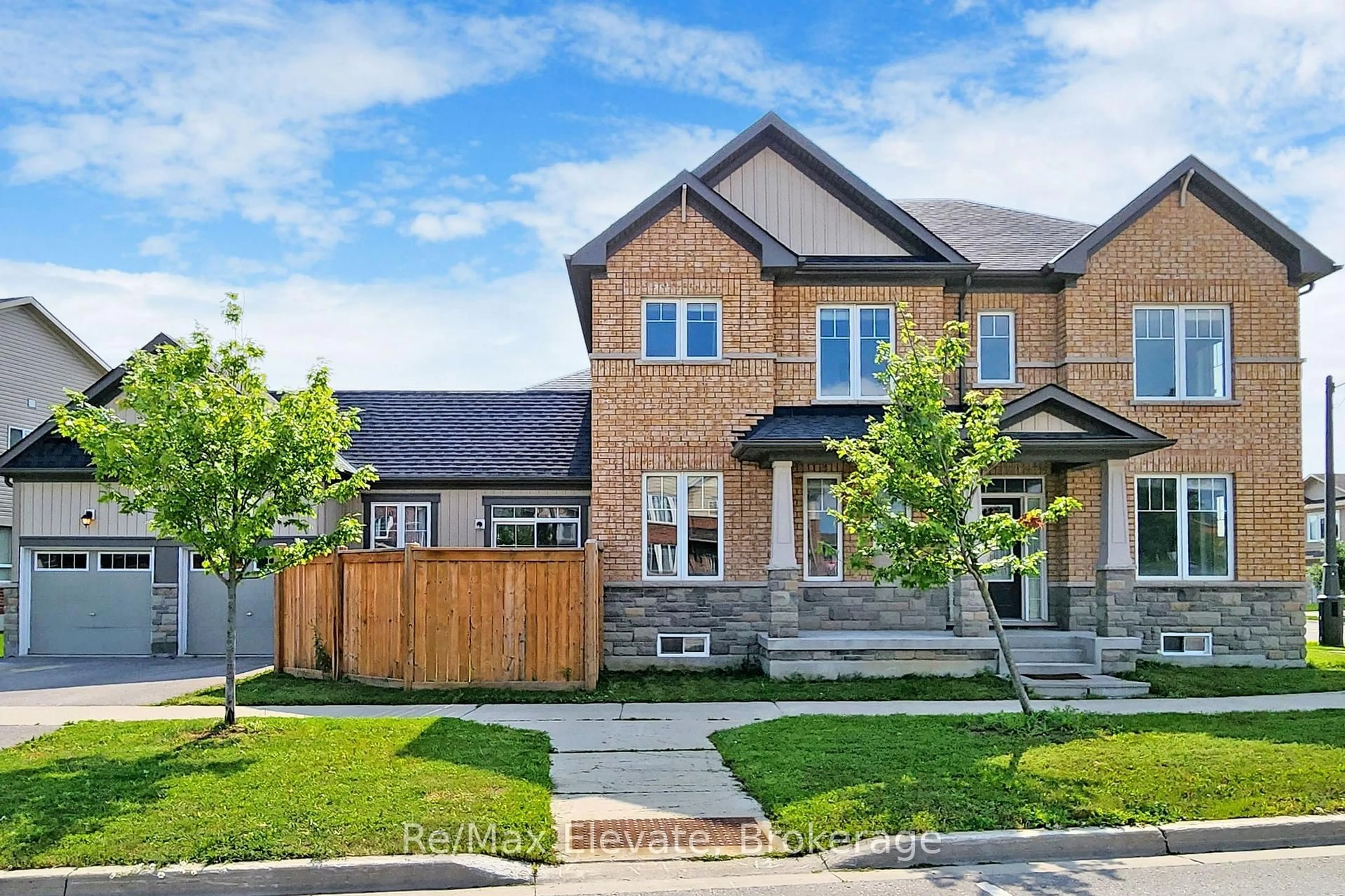 Home with brick exterior material, street for 101 Great Gabe Gate, Oshawa Ontario L1L 0J4