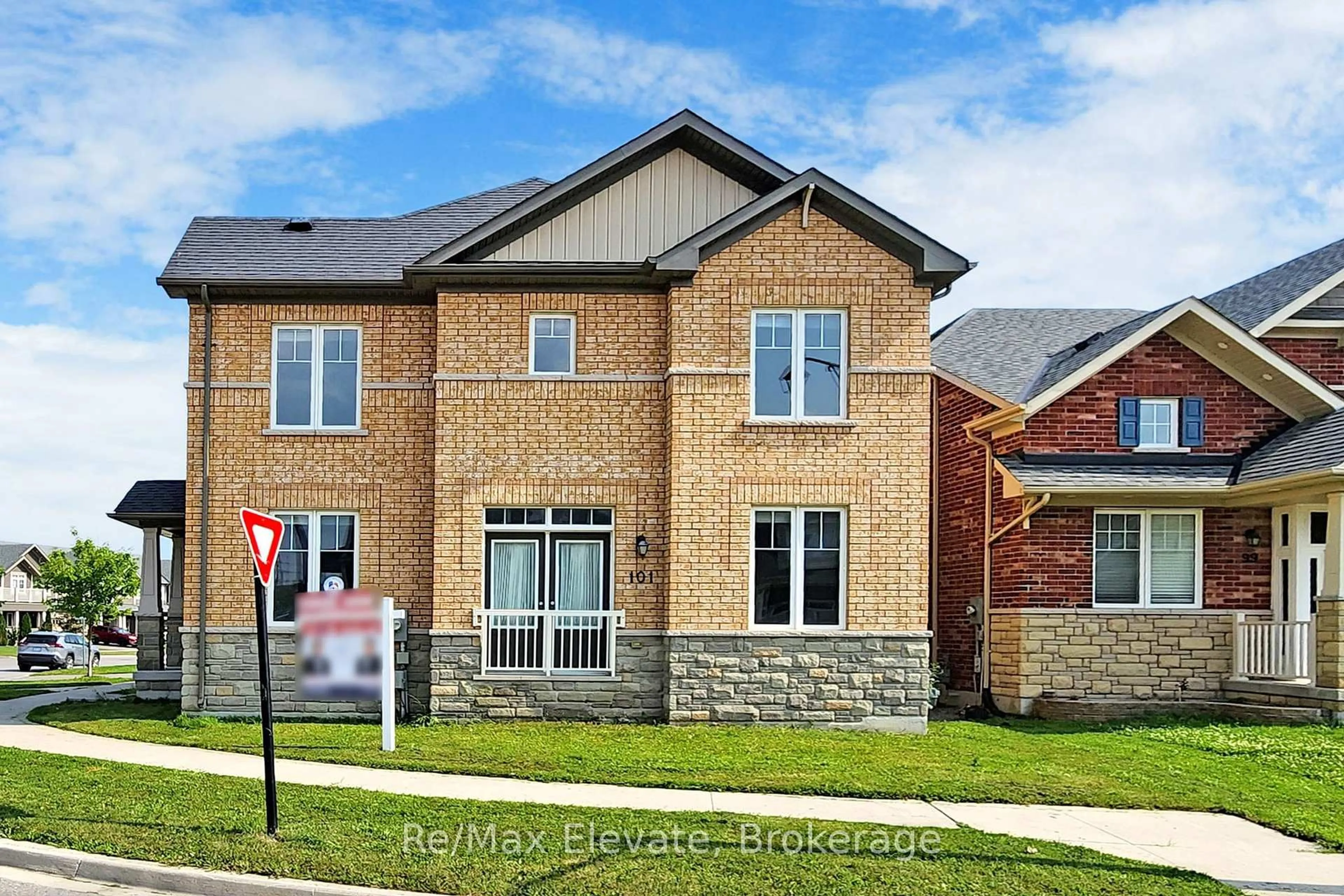 Home with brick exterior material, street for 101 Great Gabe Gate, Oshawa Ontario L1L 0J4