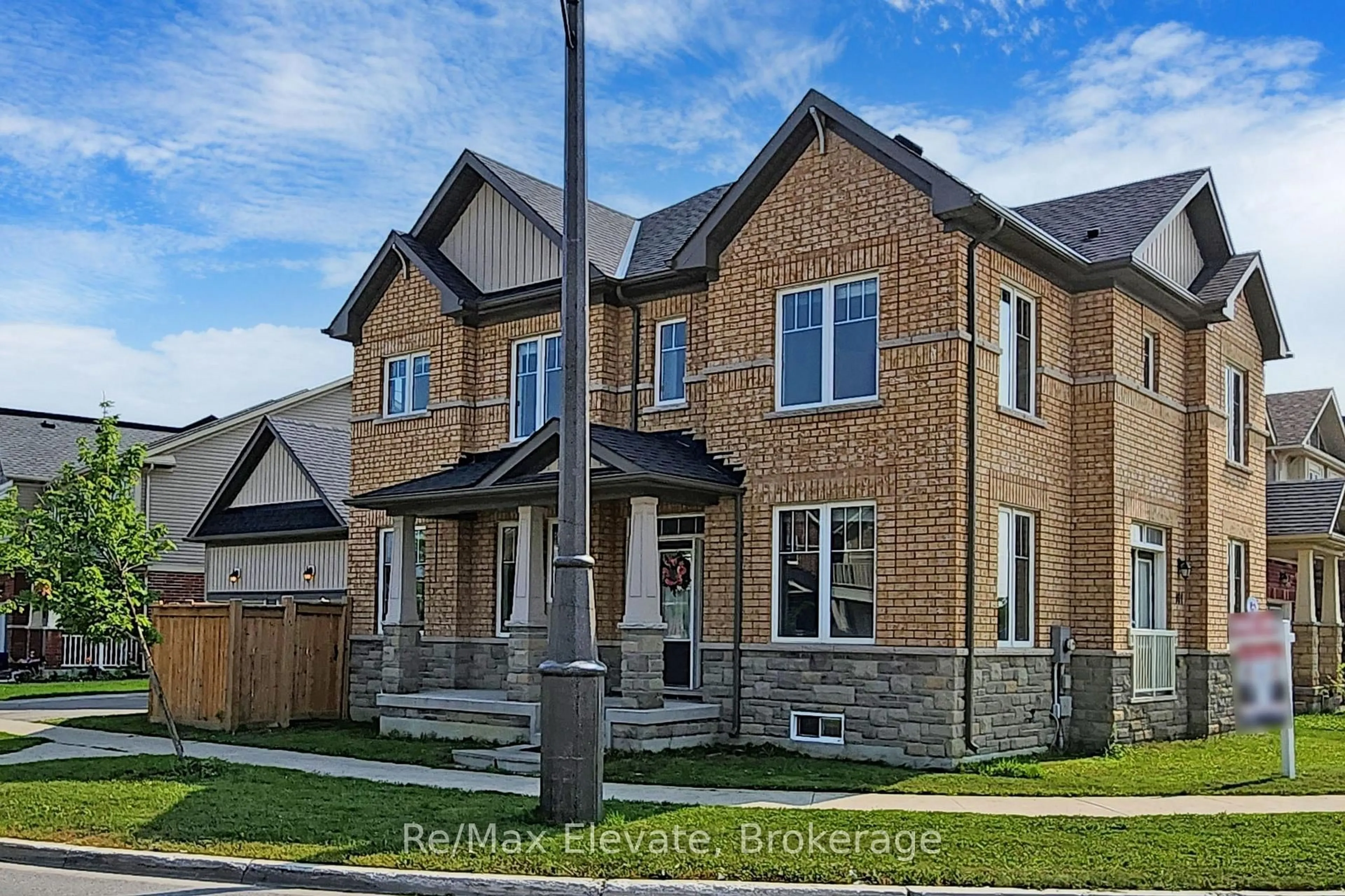 Home with brick exterior material, street for 101 Great Gabe Gate, Oshawa Ontario L1L 0J4