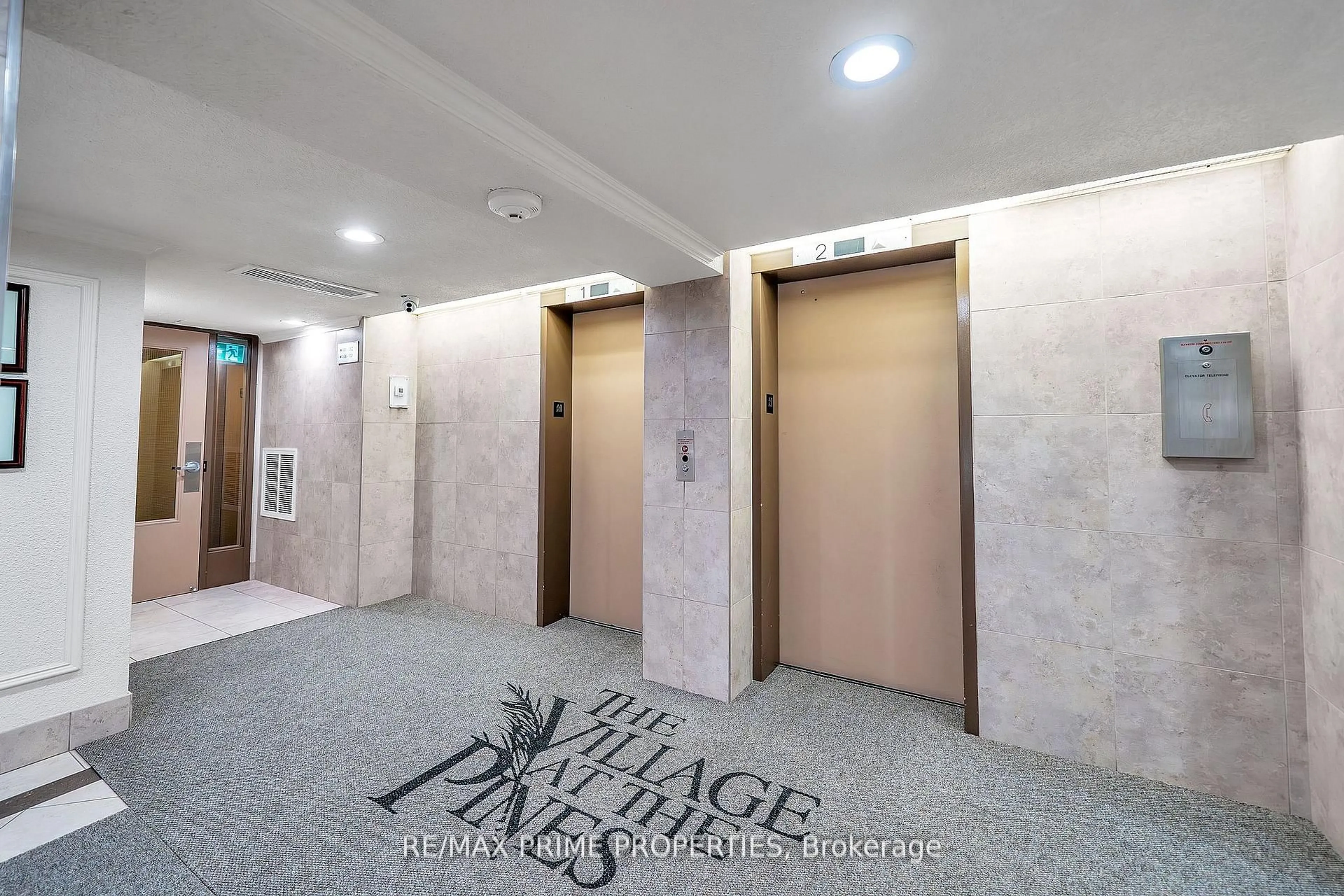 Indoor foyer for 1535 Diefenbaker Crt #302, Pickering Ontario L1V 3W2