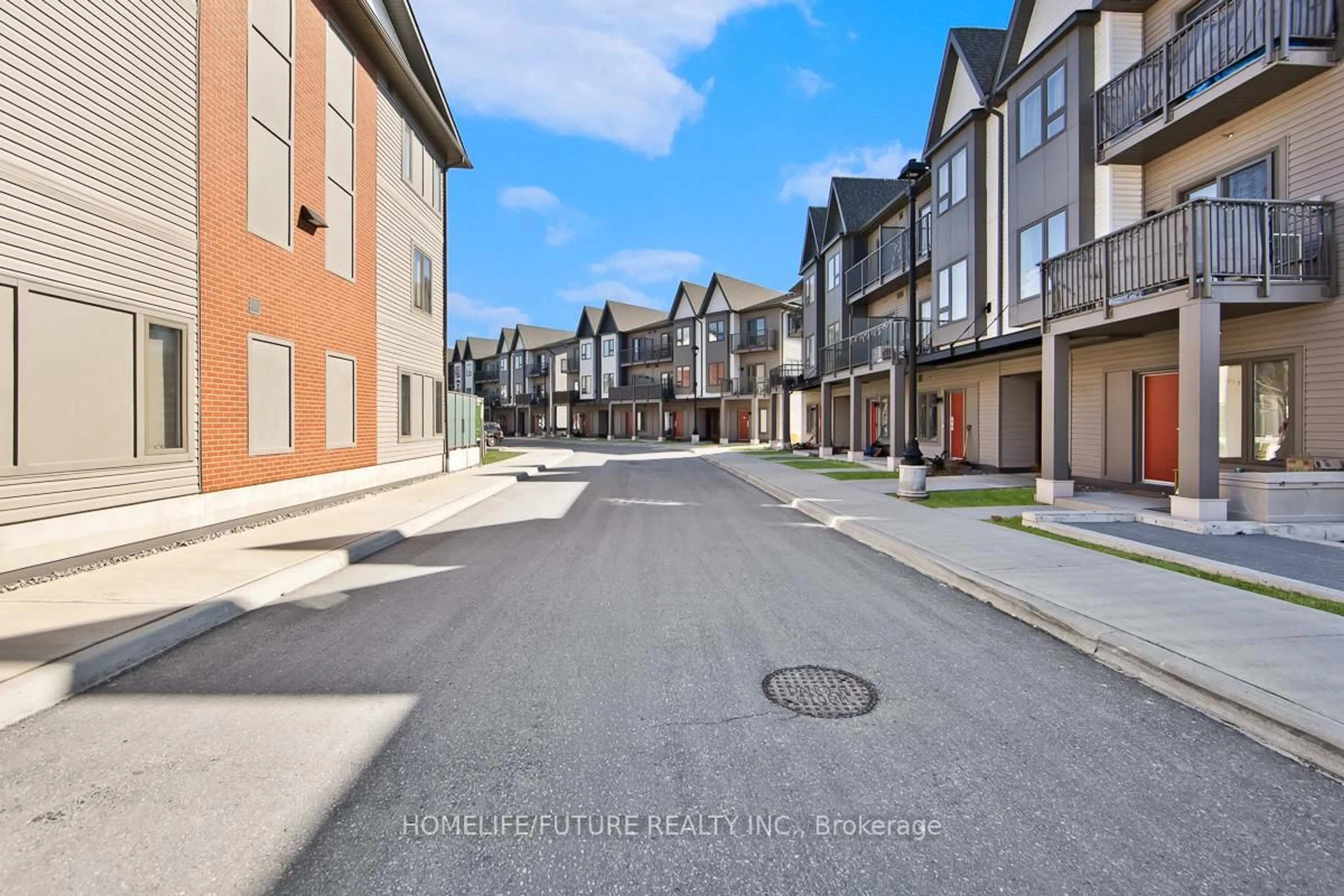 Patio, street for 2635 William Jackson Dr #515, Pickering Ontario L1X 0L3