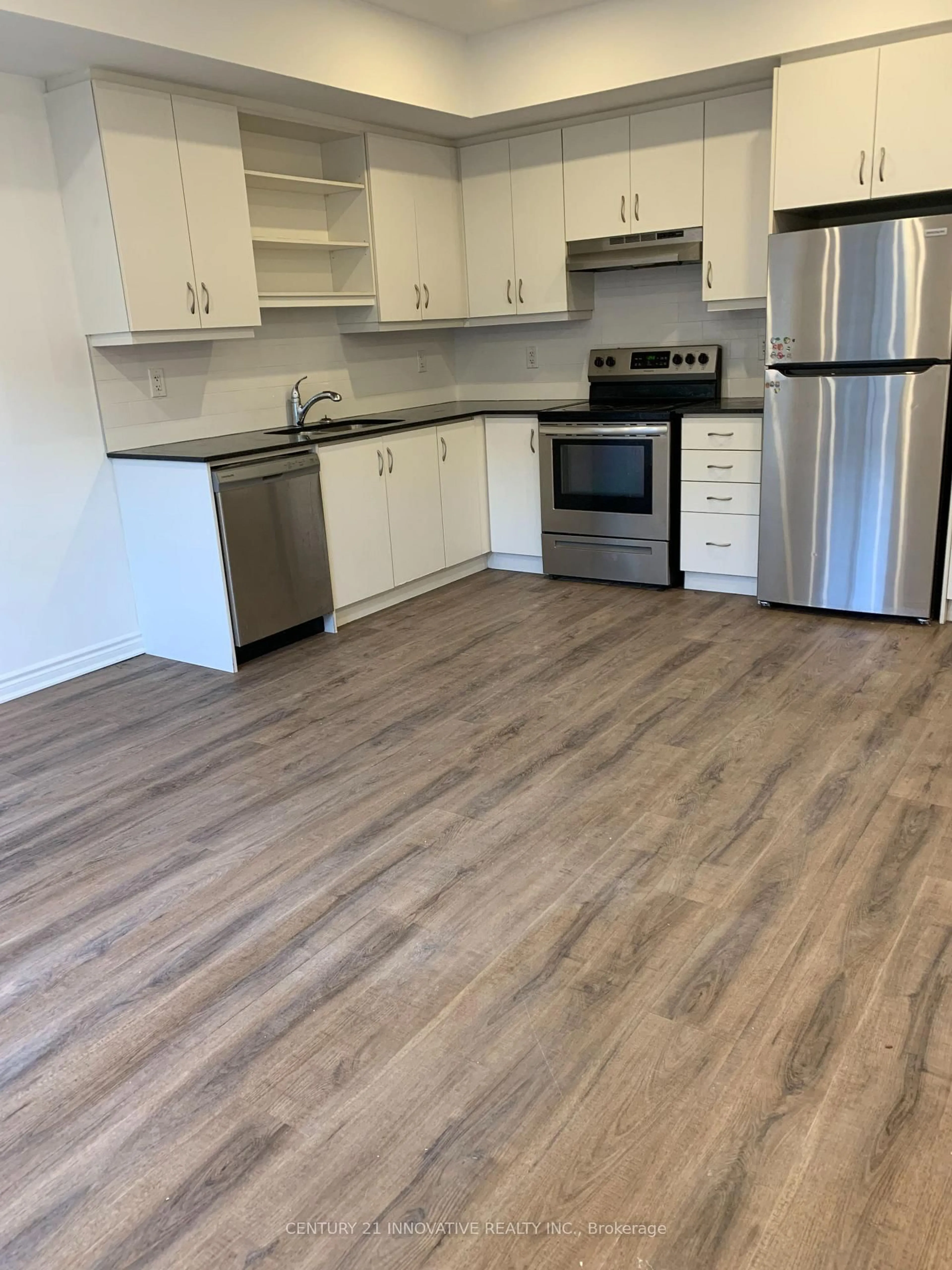 Standard kitchen, wood/laminate floor for 2791 Eglinton Ave #511, Toronto Ontario M1J 0B3