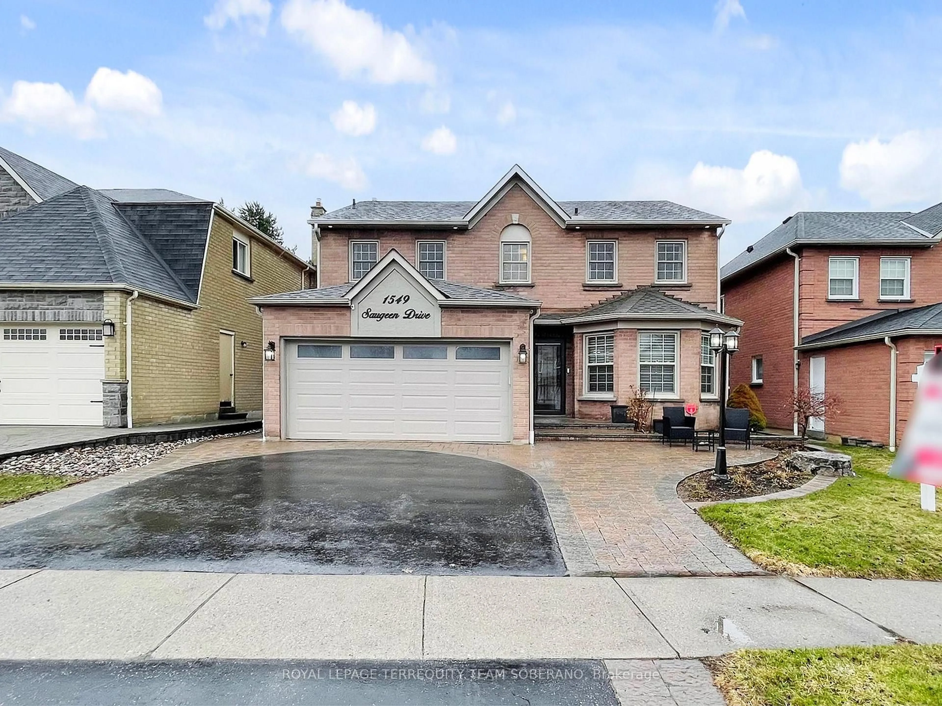Unknown for 1549 Saugeen Dr, Pickering Ontario L1V 5P9