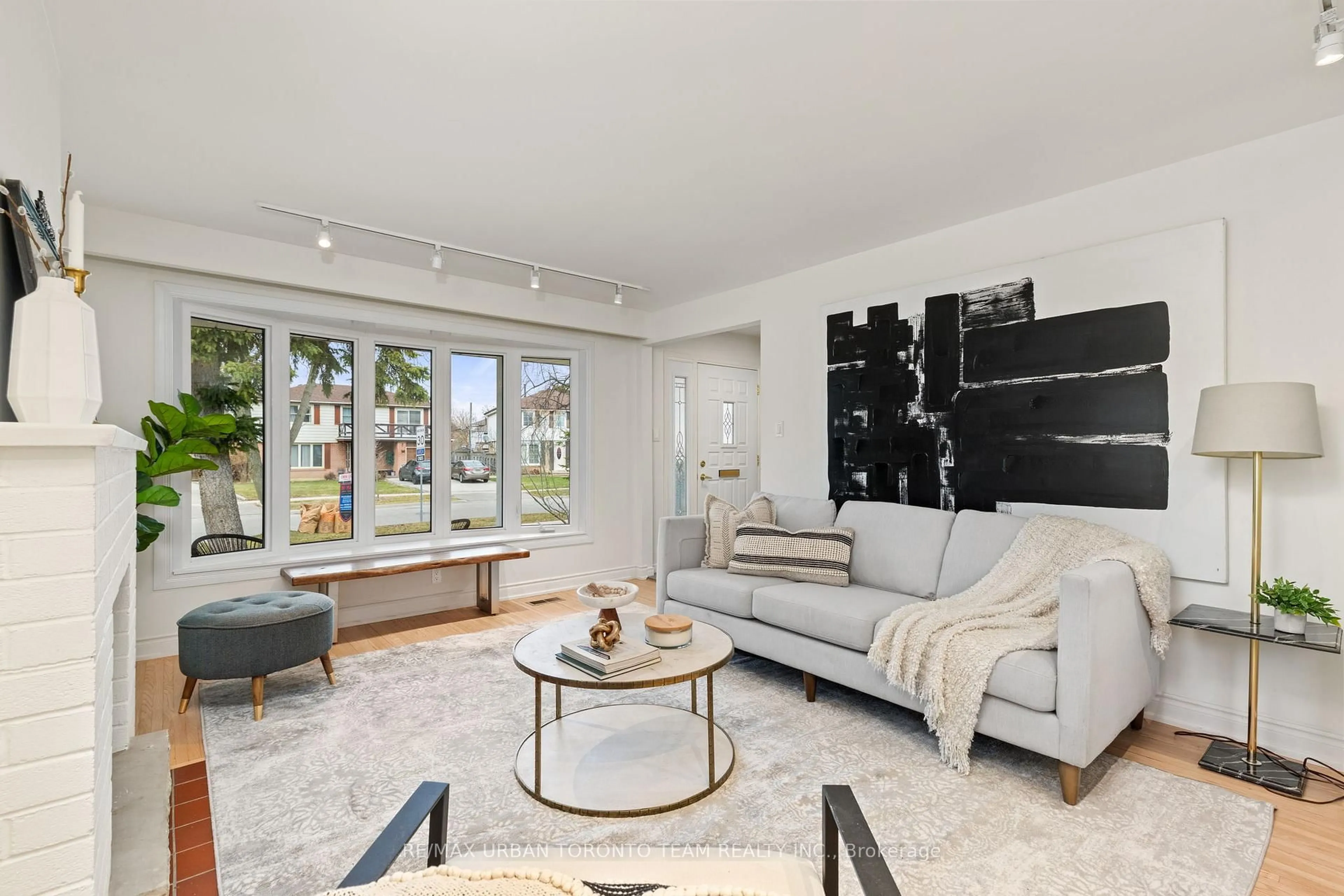 Living room with furniture, unknown for 57 Bledlow Manor Dr, Toronto Ontario M1E 1B1