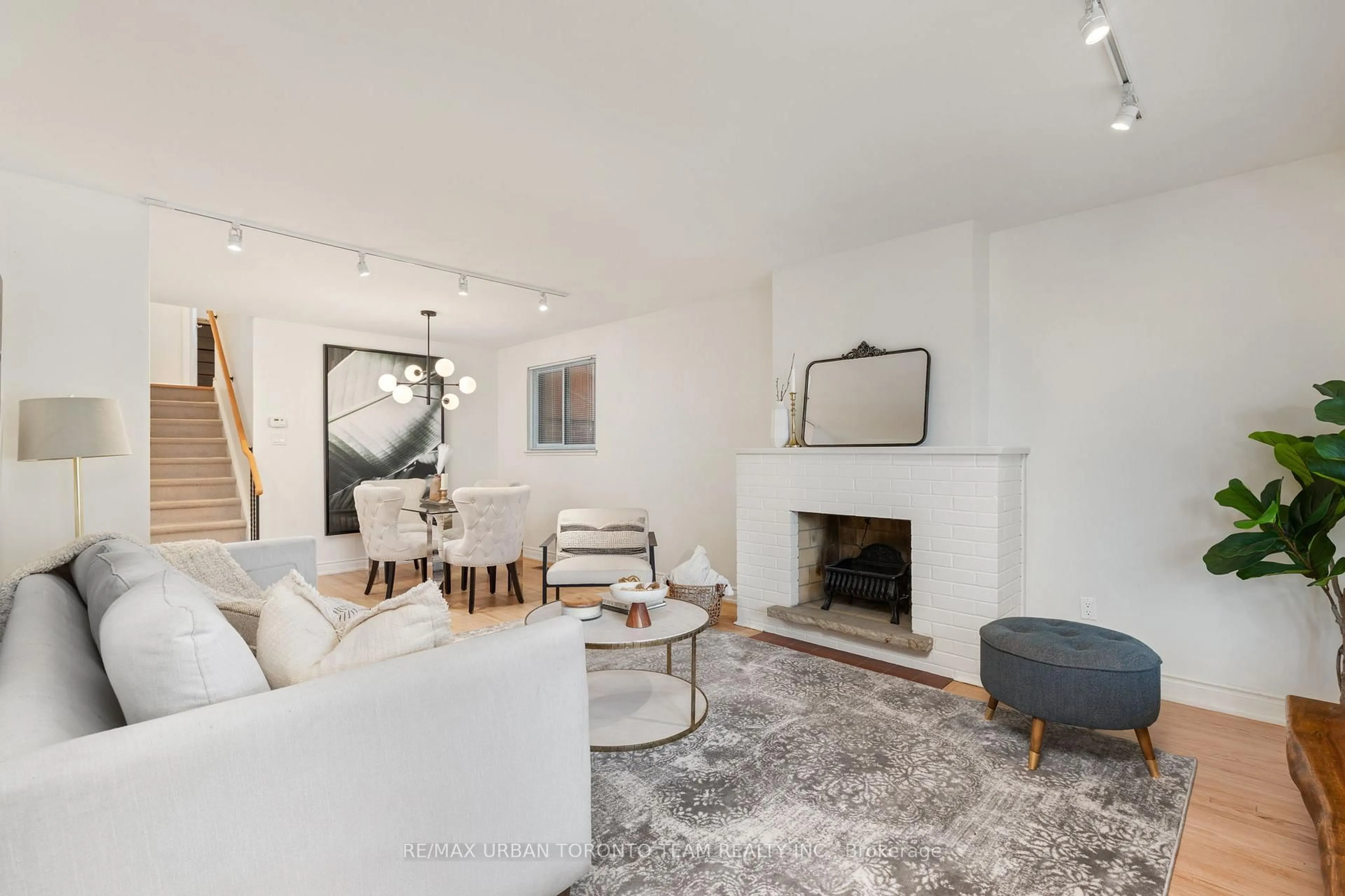 Living room with furniture, unknown for 57 Bledlow Manor Dr, Toronto Ontario M1E 1B1