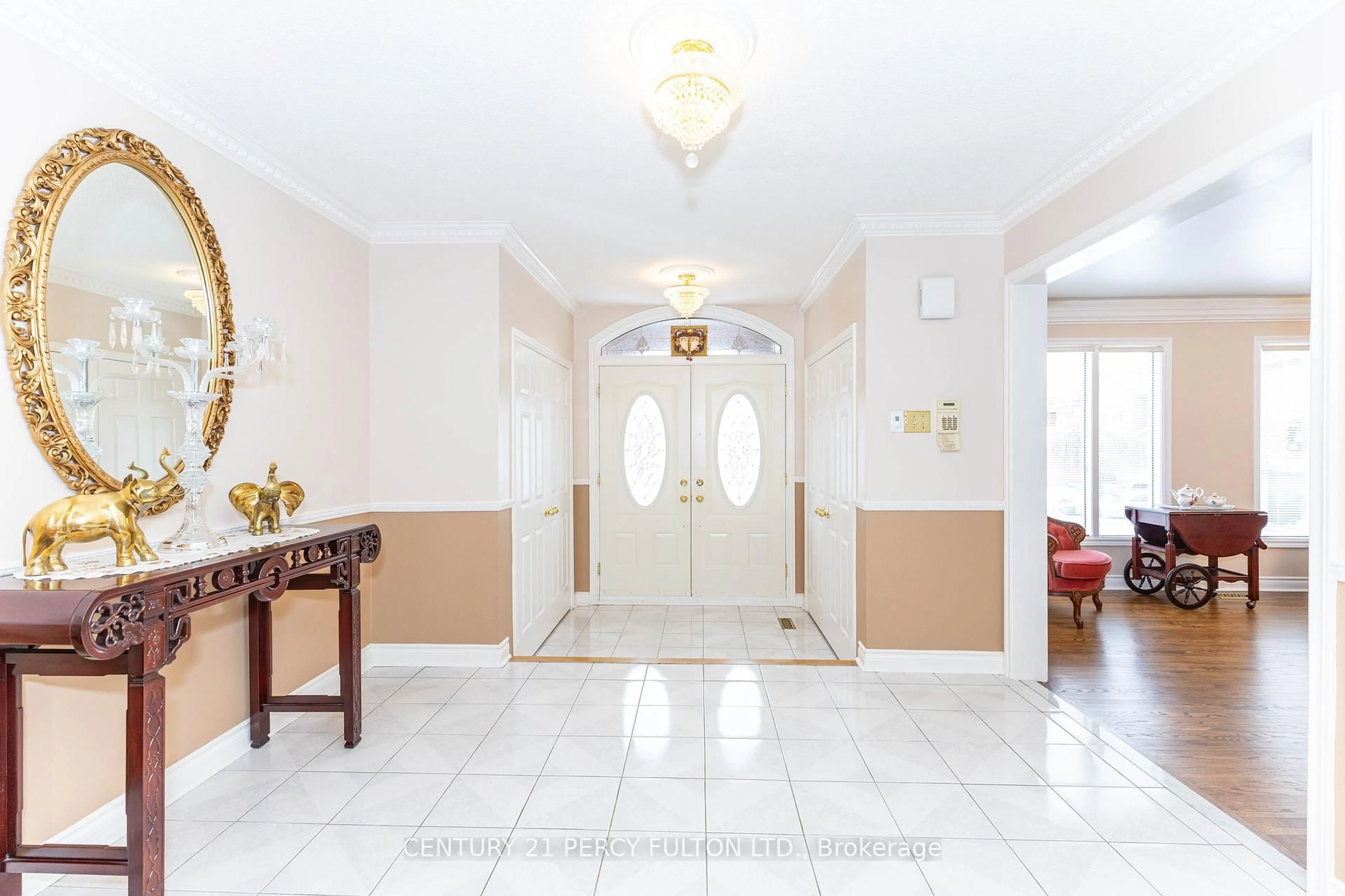 Indoor foyer for 23 Leah Cres, Ajax Ontario L1T 3J2