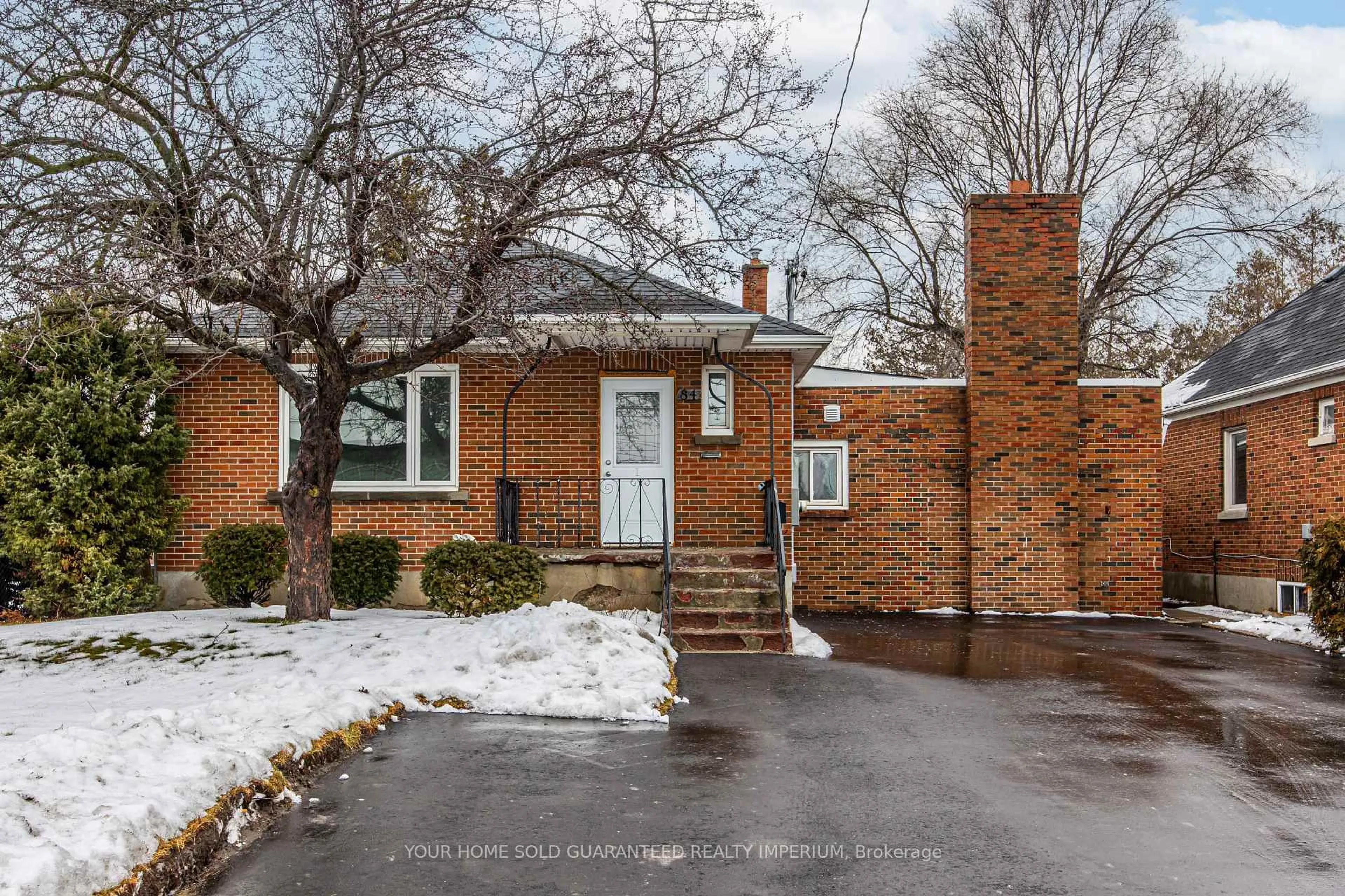 Home with brick exterior material, street for 84 Taunton Rd, Oshawa Ontario L1G 3T2