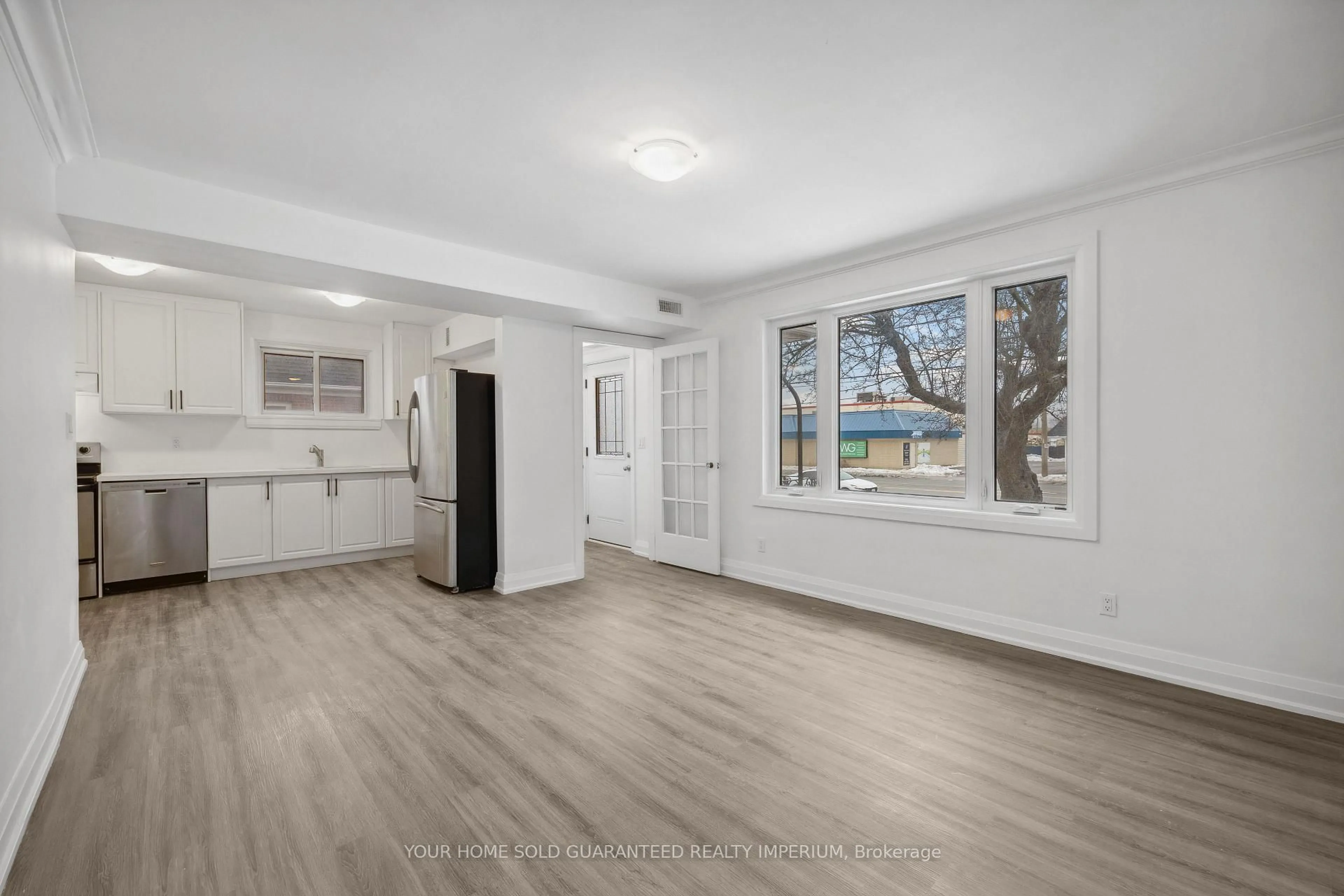 A pic of a room for 84 Taunton Rd, Oshawa Ontario L1G 3T2