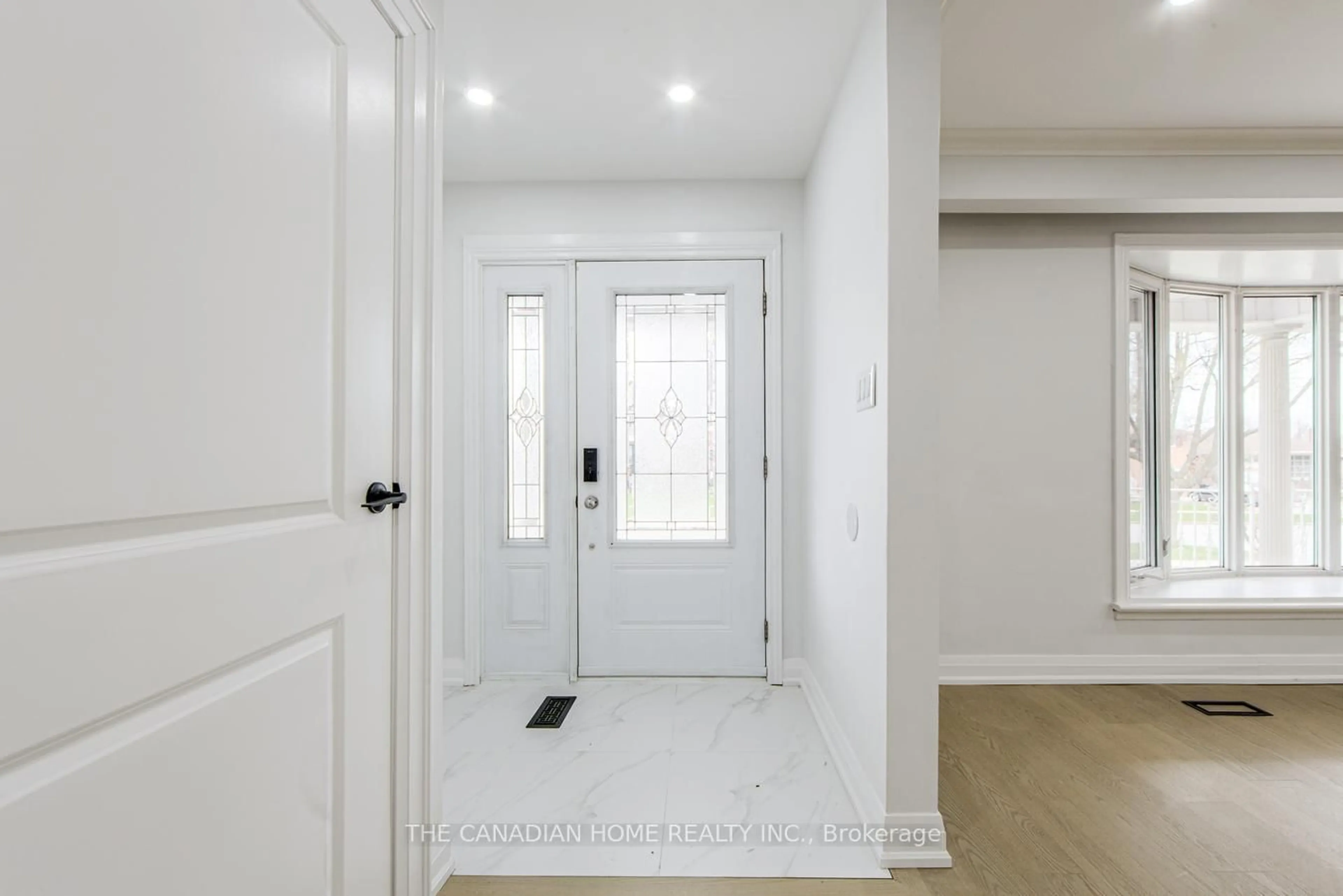 Indoor entryway for 70 Moraine Hill Dr, Toronto Ontario M1T 2A2