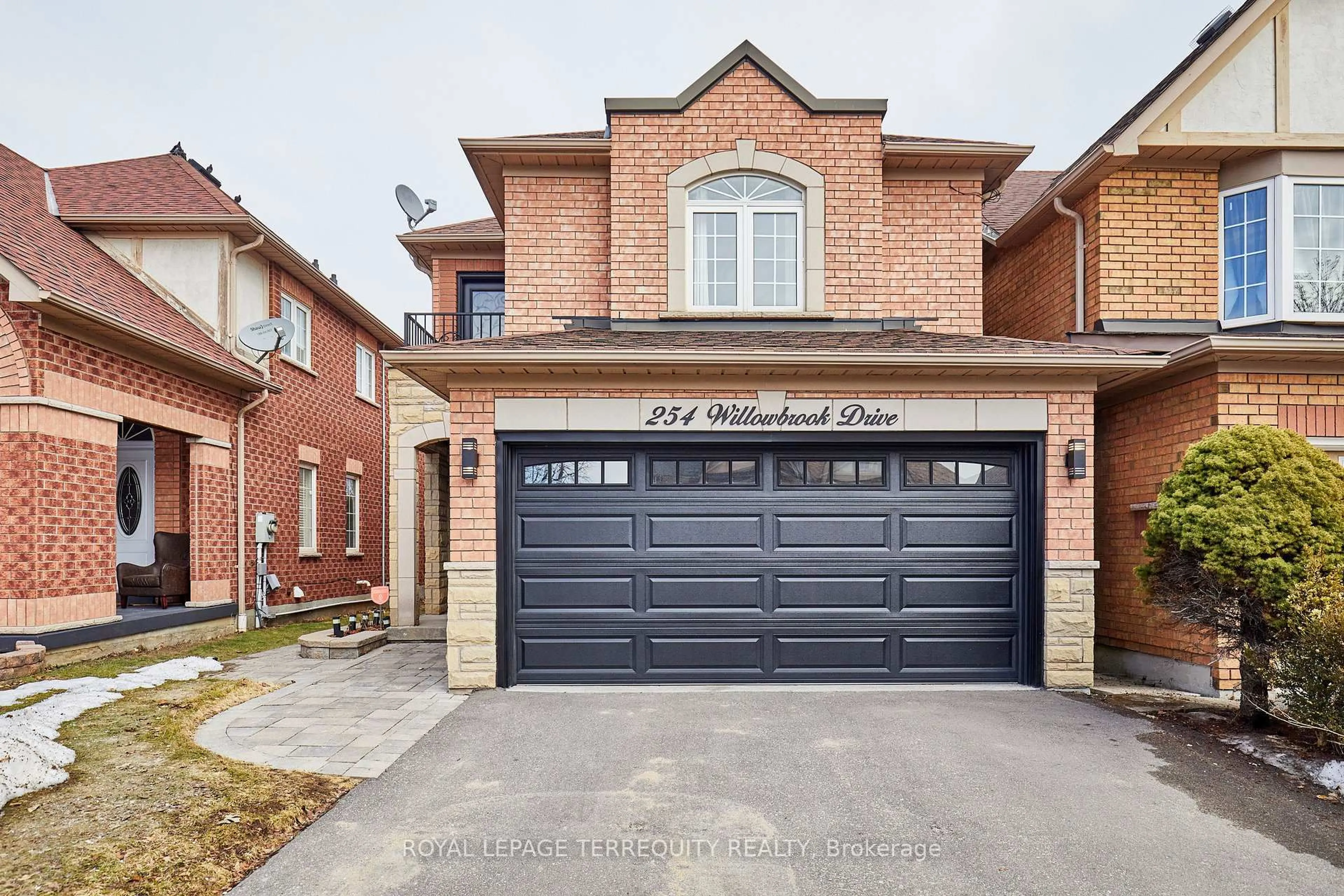 Home with brick exterior material, street for 254 Willowbrook Dr, Whitby Ontario L1R 2Z1