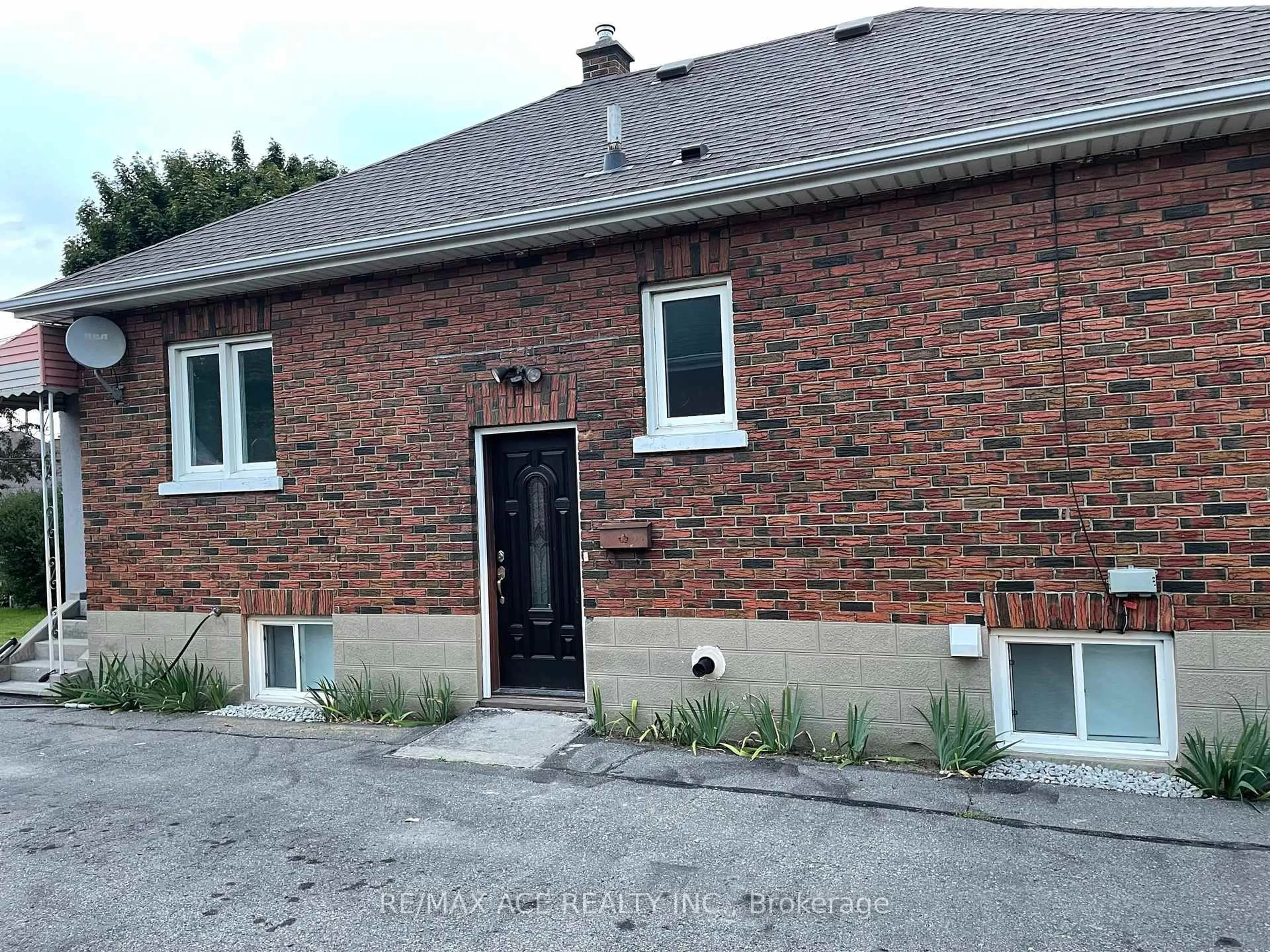 Home with brick exterior material, street for 244 Etna Ave, Oshawa Ontario L1H 3B8