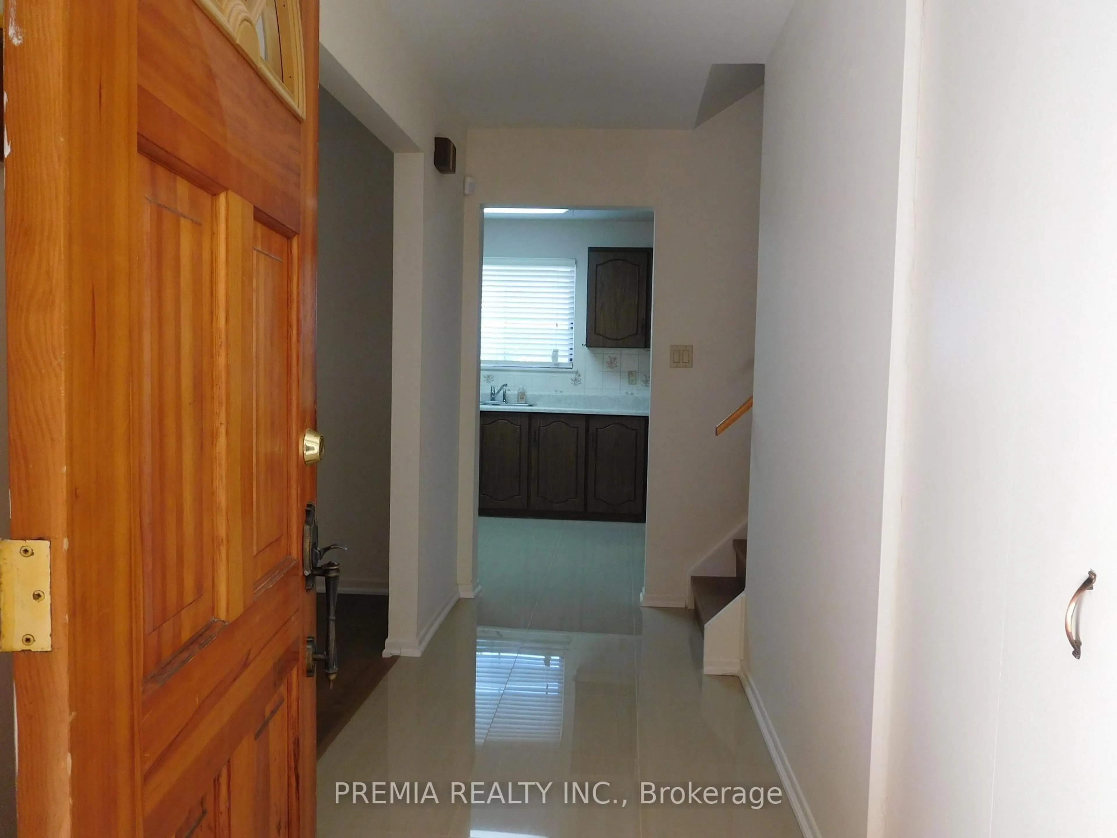 Indoor entryway for 55 Gemshaw Cres, Toronto Ontario M1B 1L3