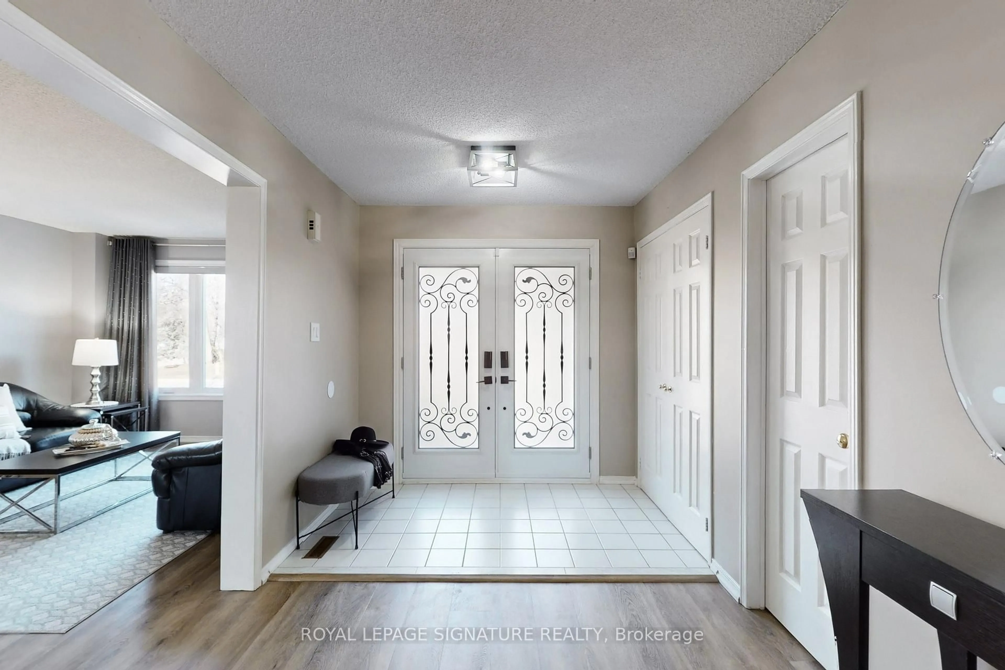 Indoor entryway for 22 Winter Crt, Whitby Ontario L1N 8Y2